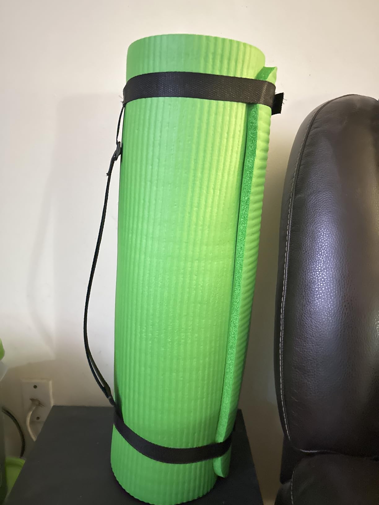 Fitvids Yoga Mat, 1/2-Inch Extra Thick High Density Exercise Mat, Anti-Tear Exercise Yoga Mat with Carrying Strap, Suitable for Various Yoga Exercises customer photo 2