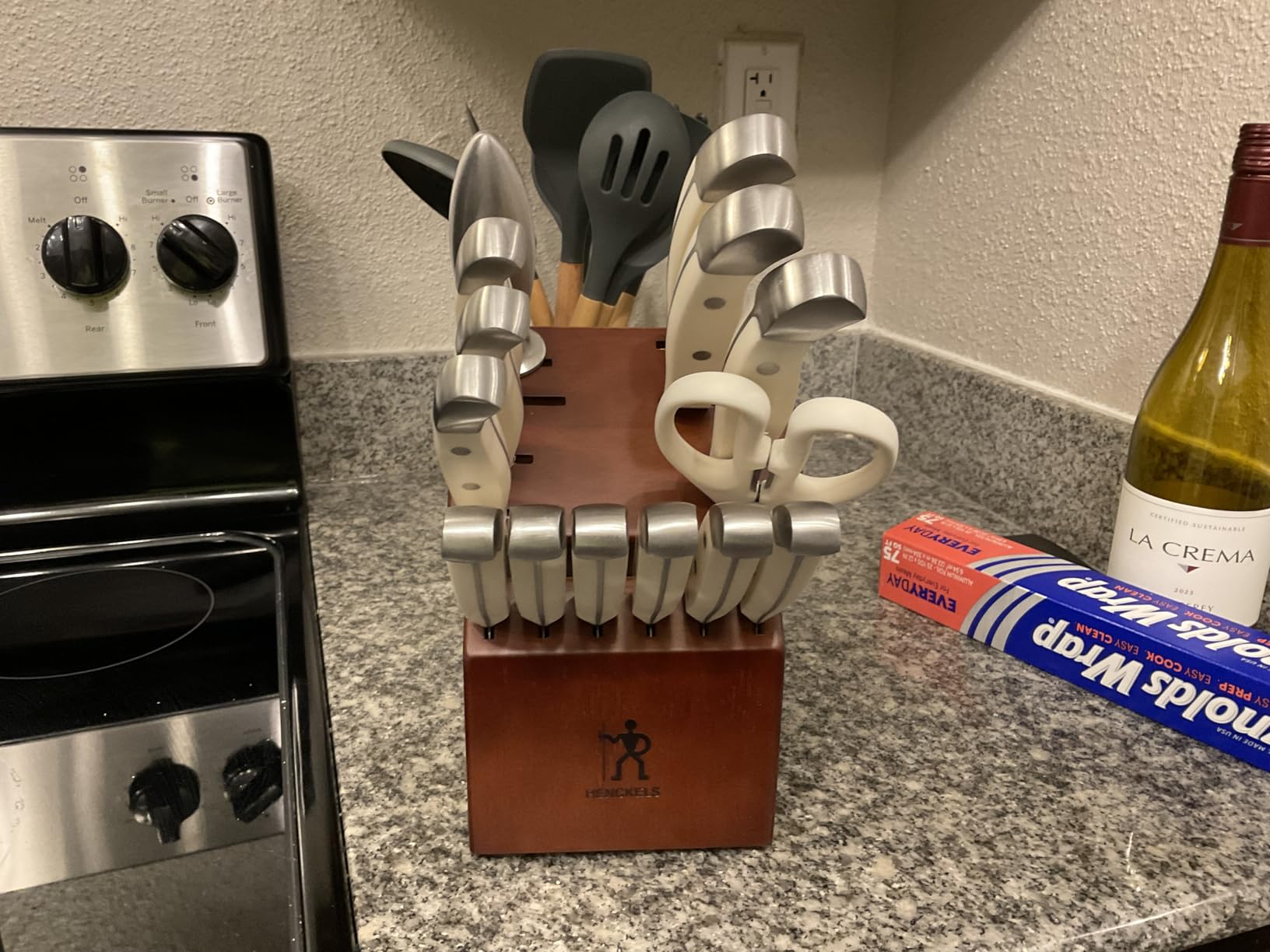 HENCKELS Statement Premium Quality 15-Piece Knife Block Set, Razor-Sharp, German Engineered customer photo 1