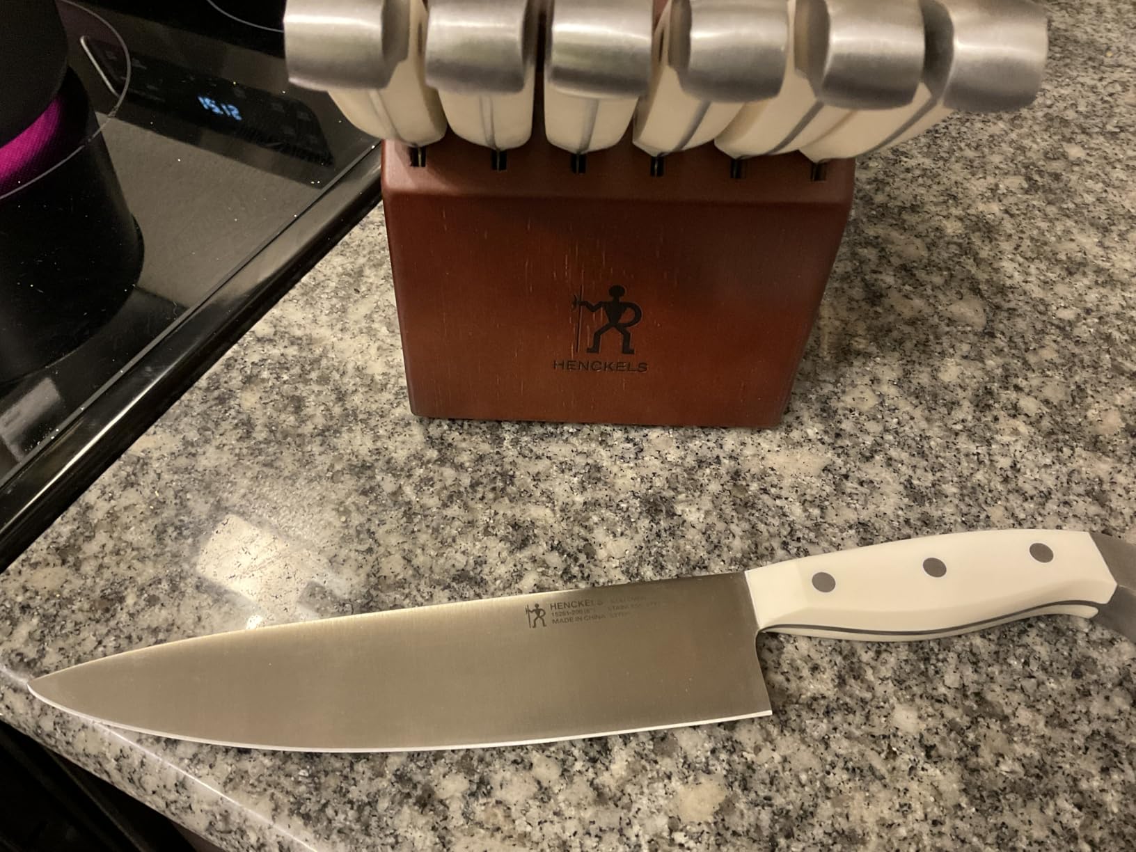 HENCKELS Statement Premium Quality 15-Piece Knife Block Set, Razor-Sharp, German Engineered customer photo 2