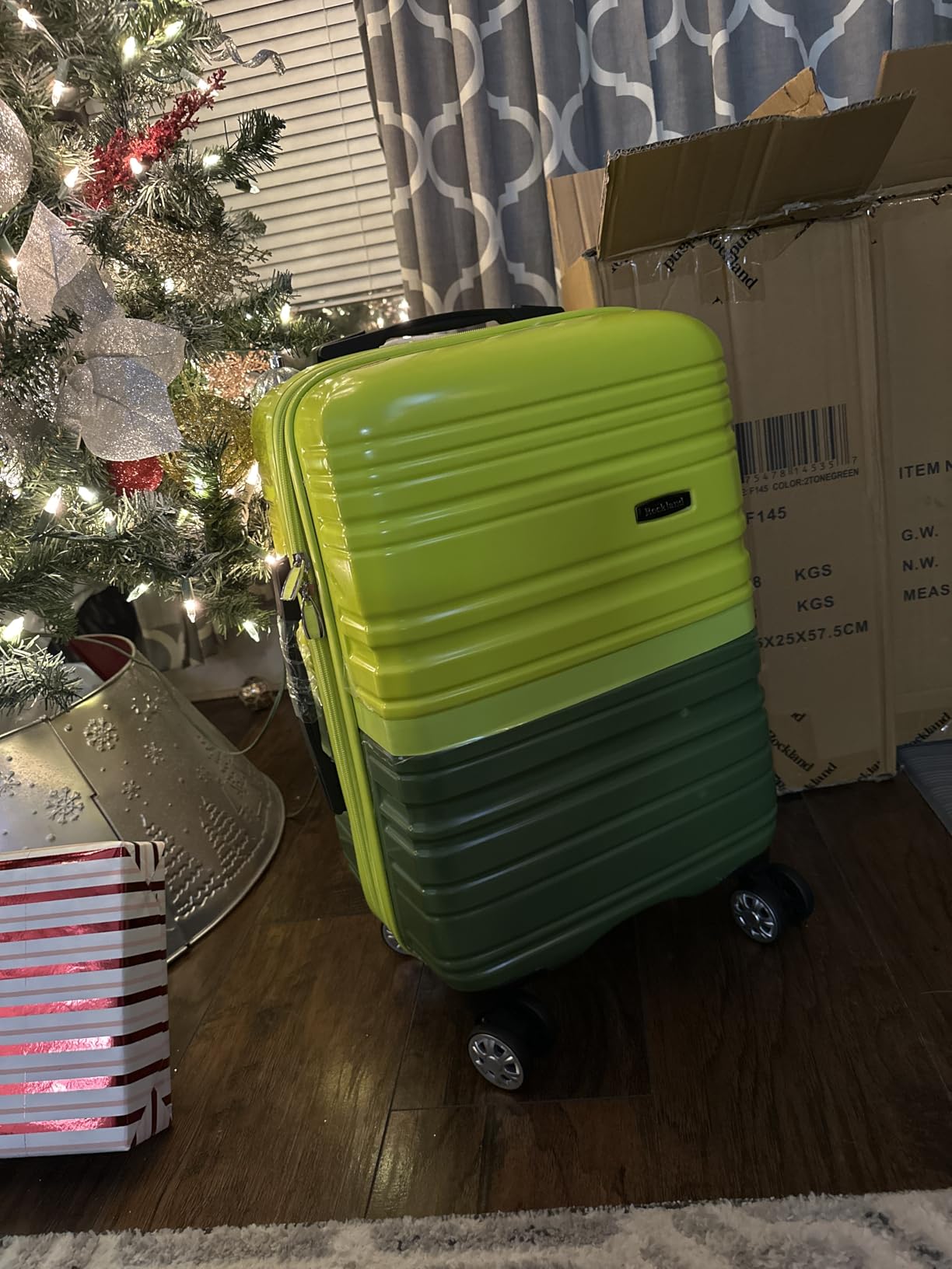 Melbourne Hardside Expandable Spinner Wheel Luggage, Mint, Carry-On 20-Inch customer photo 2