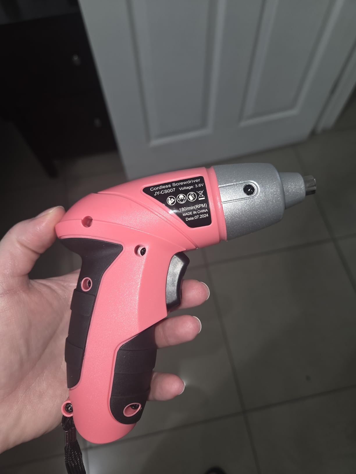 Hi-Spec Small Electric Screwdriver, Mini Drill Set, Rechargeable 3.6V Cordless Screwdriver with 26 Driver Bits, Power Tool for Small Projects & Home Use, Pink customer photo 1