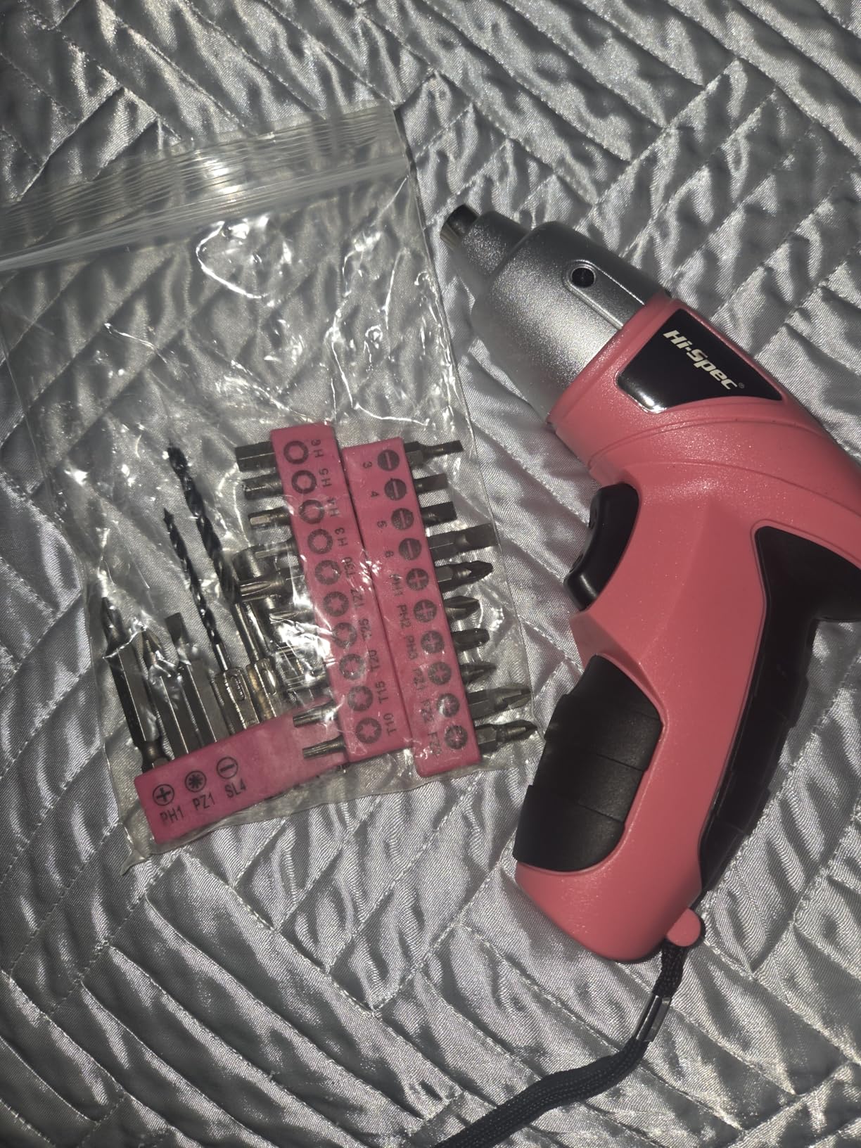 Hi-Spec Small Electric Screwdriver, Mini Drill Set, Rechargeable 3.6V Cordless Screwdriver with 26 Driver Bits, Power Tool for Small Projects & Home Use, Pink customer photo 2