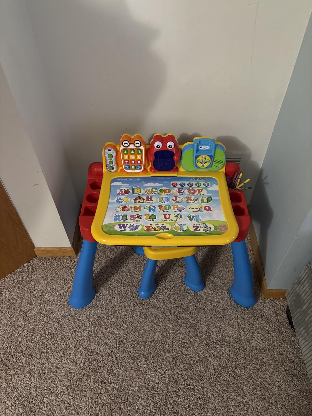 Touch and Learn Activity Desk Deluxe (Frustration Free Packaging) customer photo 1