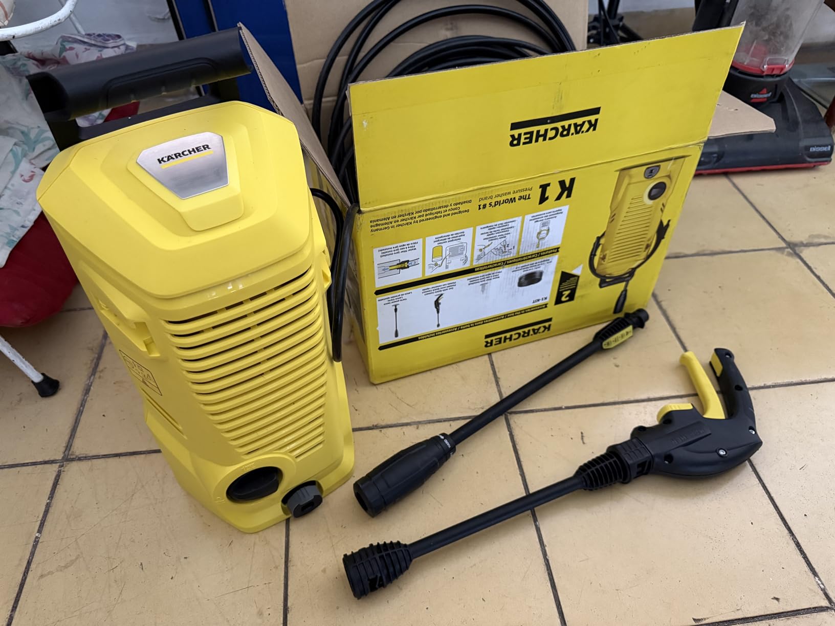 Karcher Pressure Washer K1700, 3 Spray Nozzles, Detergent Tank, for Cars, Driveways, Siding, Patios, 2125 max. PSI, 1.46 max. GPM customer photo 1
