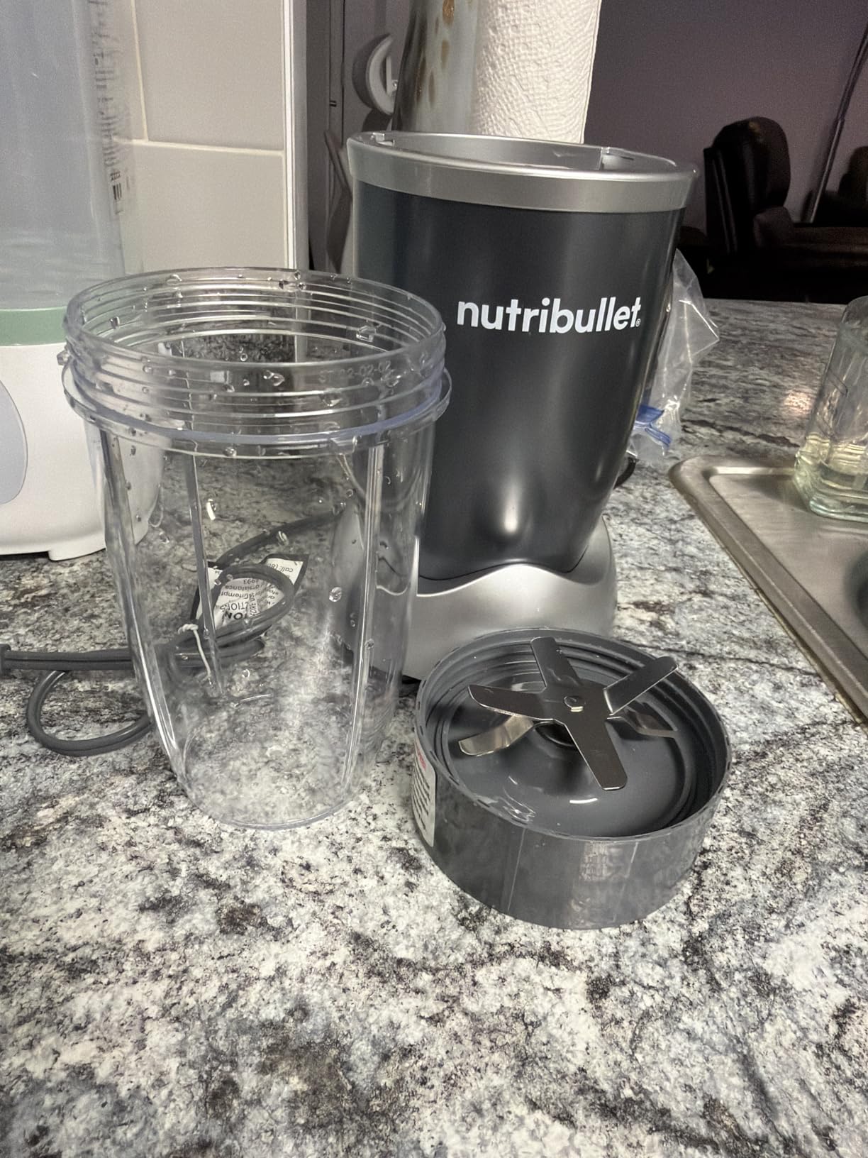 Nutribullet Personal Blender, Shakes, Smoothies, Food Prep, and Frozen Blending, 24 Ounces, 600 Watt, Dark Gray, NBR-0601WM customer photo 2