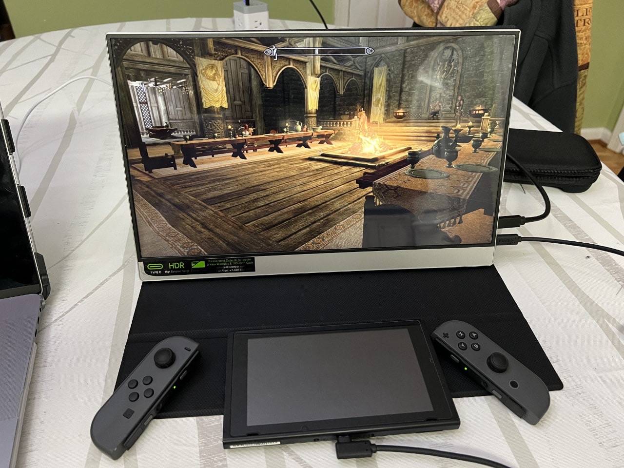 cocopar Portable Monitor 15.6 Inch 1080P FHD 60Hz 85% sRGB Travel Monitor with Speaker HDMI USB-C Second Screen VESA Mountable customer photo 2
