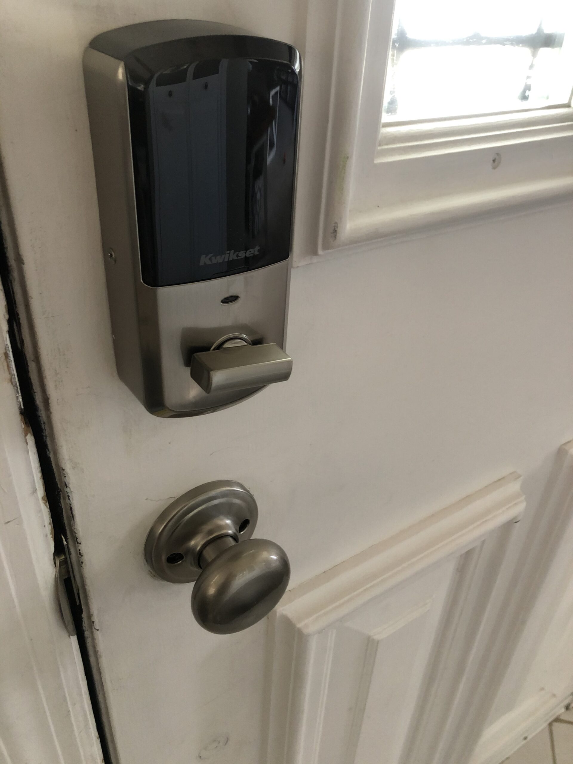Kwikset Halo Wi-Fi Smart Lock, Keyless Entry Door Deadbolt, Geofence Auto-Unlock, Grade AAA Certified, No Hub Required customer photo 2