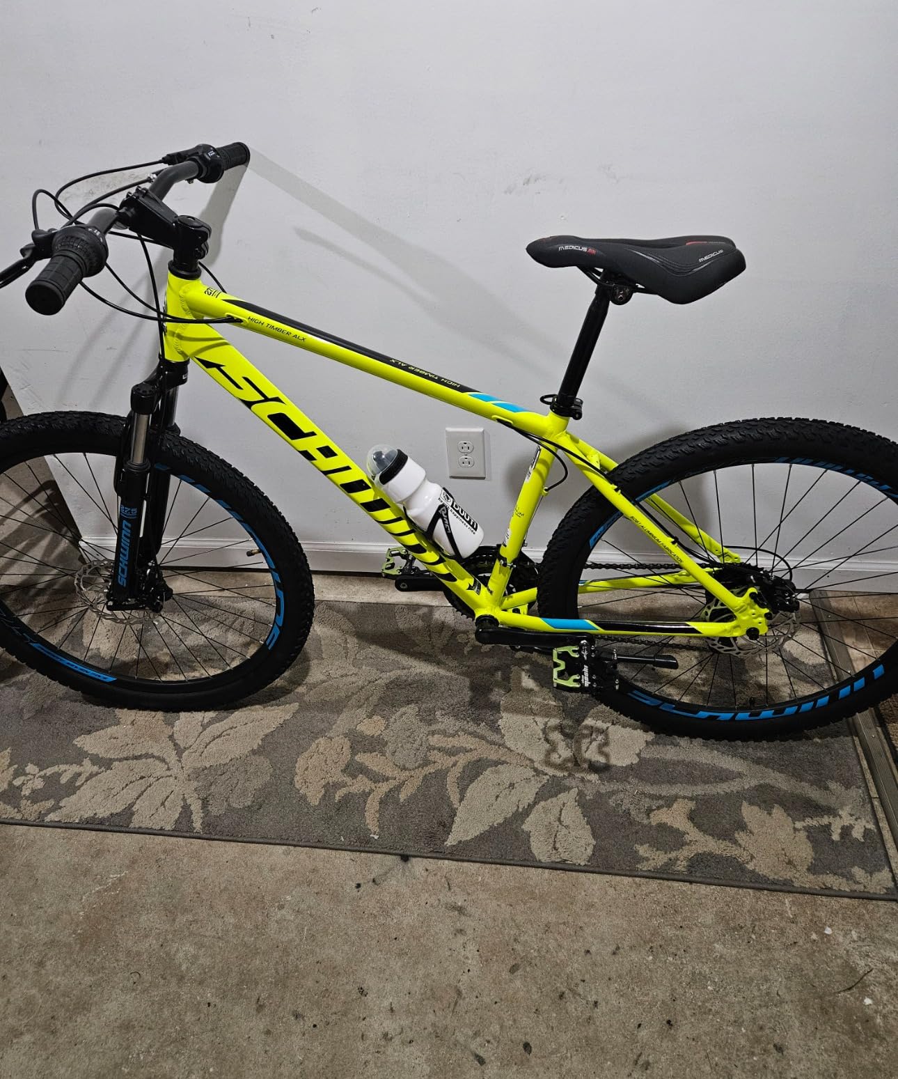 Schwinn High Timber Mountain Bike for Adult Youth Men Women Boys Girls, 24 to 29-Inch Wheels, 7 or 21-Speeds customer photo 1