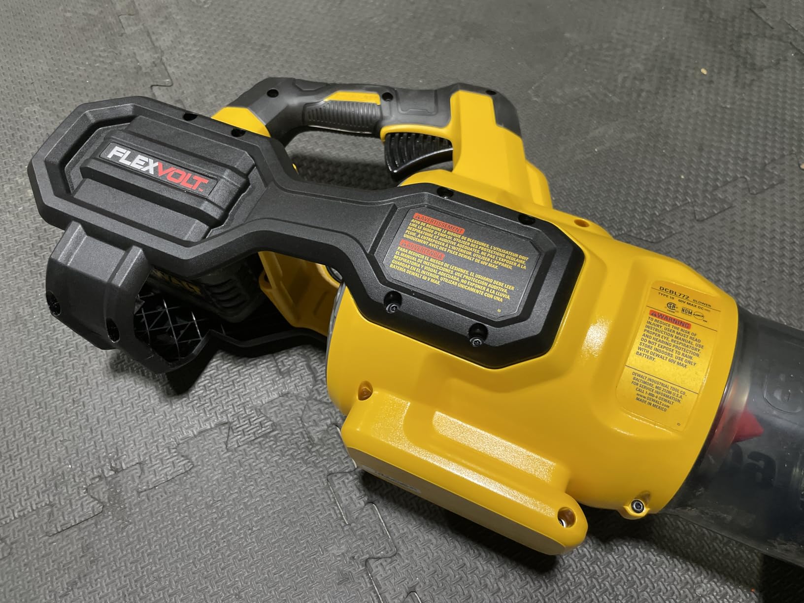 DEWALT 60V MAX* FLEXVOLT Leaf Blower, Cordless, Handheld, 125-MPH, 600-CFM, Tool Only (DCBL772B) customer photo 2