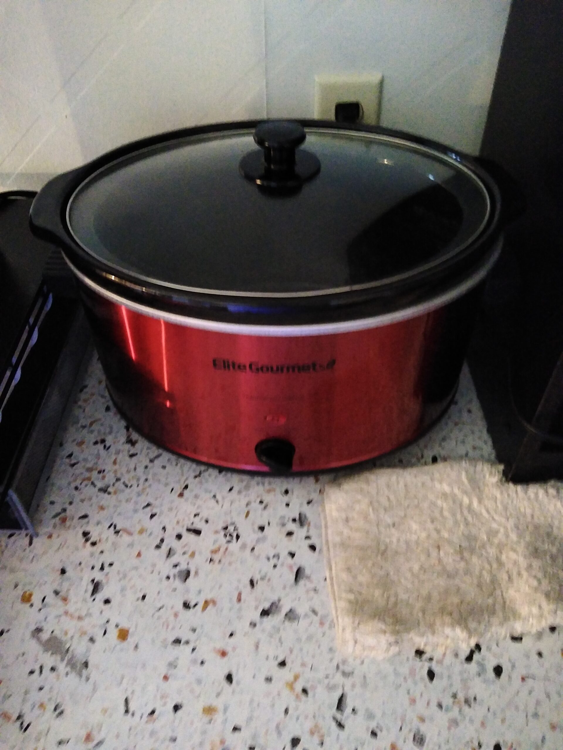 Elite Gourmet MST-900RXT# Electric Ceramic XL Jumbo Slow Cooker, Adjustable Temp, Entrees, Sauces, Stews & Dips, Dishwasher Safe Glass Lid & Crock, 8.5Qt, MetallicRed customer photo 2