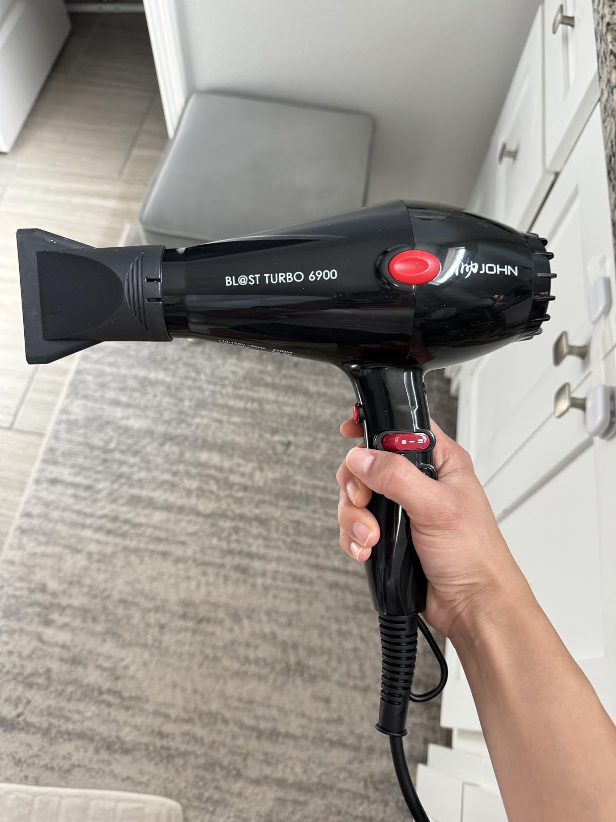 JOHN Professional Hair Blow Dryer, Fast Drying Powerful 2200W, Ionic for No Damage to Hair, Blast Turbo 6900, Black customer photo 2