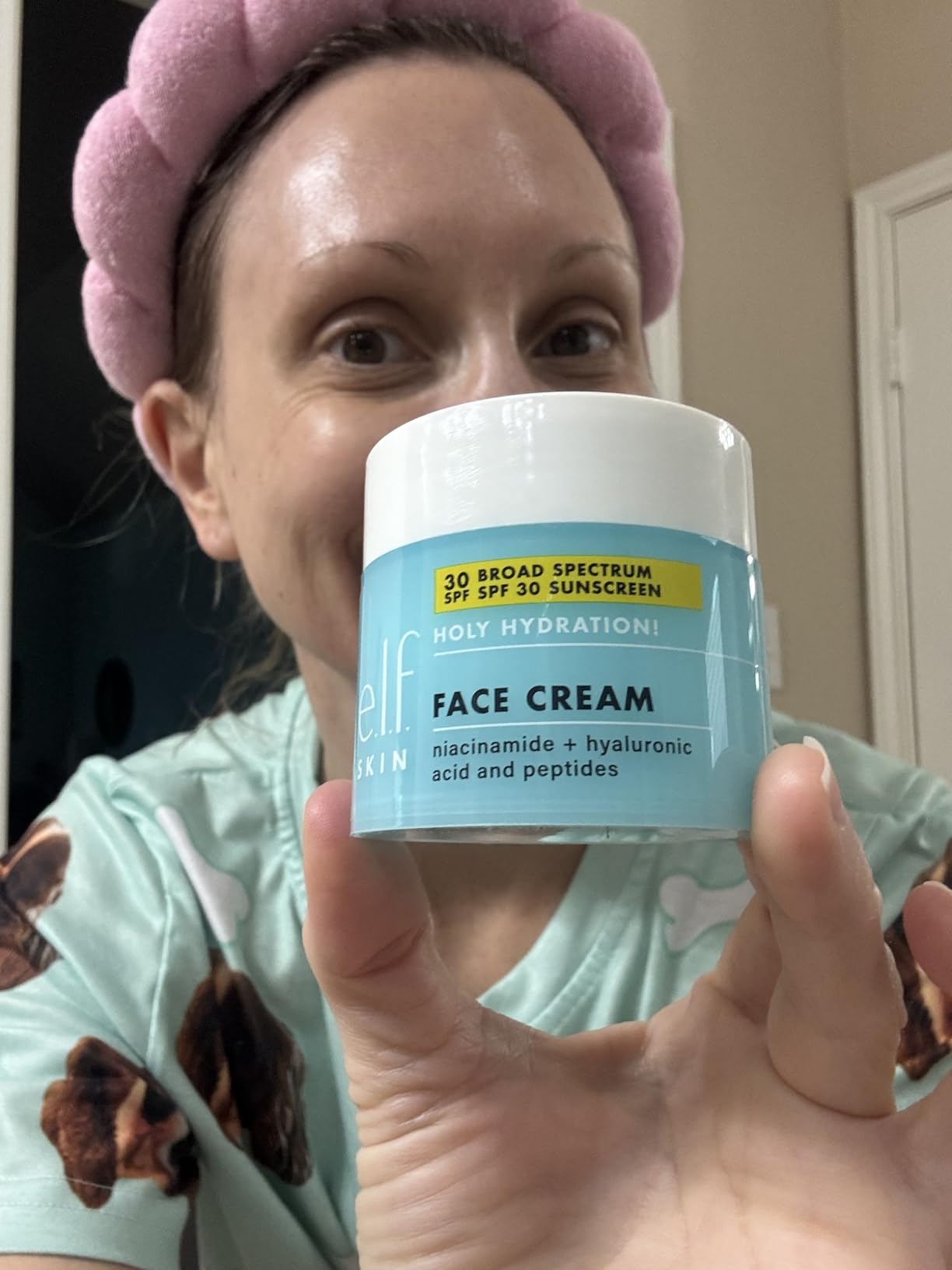 e.l.f. SKIN Holy Hydration! Face Cream - Broad Spectrum SPF 30 Sunscreen, Moisturizes & Softens Skin, Quick-Absorbing & Ultra-Hydrating, 1.7 Oz (50g) customer photo 2