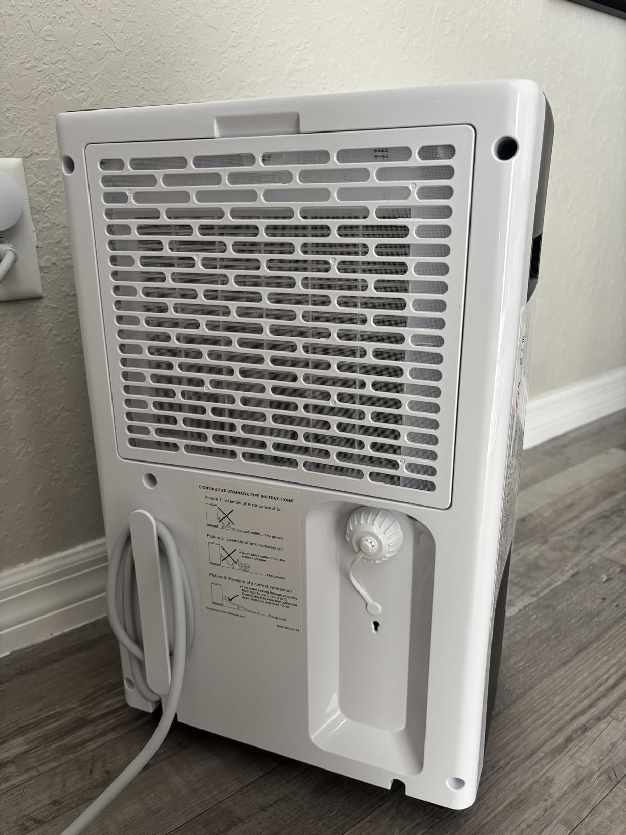 5000 Sq. Ft Dehumidifiers for Home and Basement, 52 Pint/Day Dehumidifier with Drain Hose, 3 Modes, 24H Timer, Auto Defrost, Child Lock, for Bedroom, Garage, RV, Large Room customer photo 1