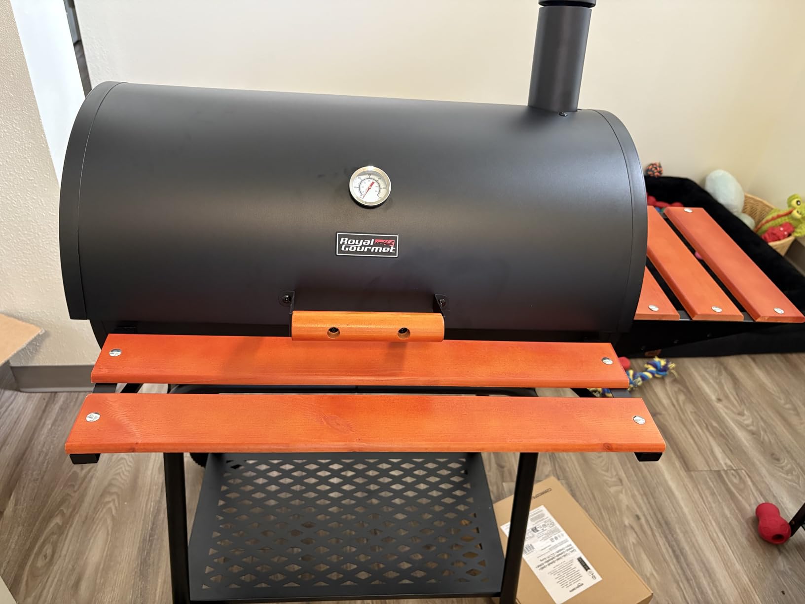 Royal Gourmet CC1830V 30 Barrel Charcoal Grill with Wood-Painted Side Front Table customer photo 1