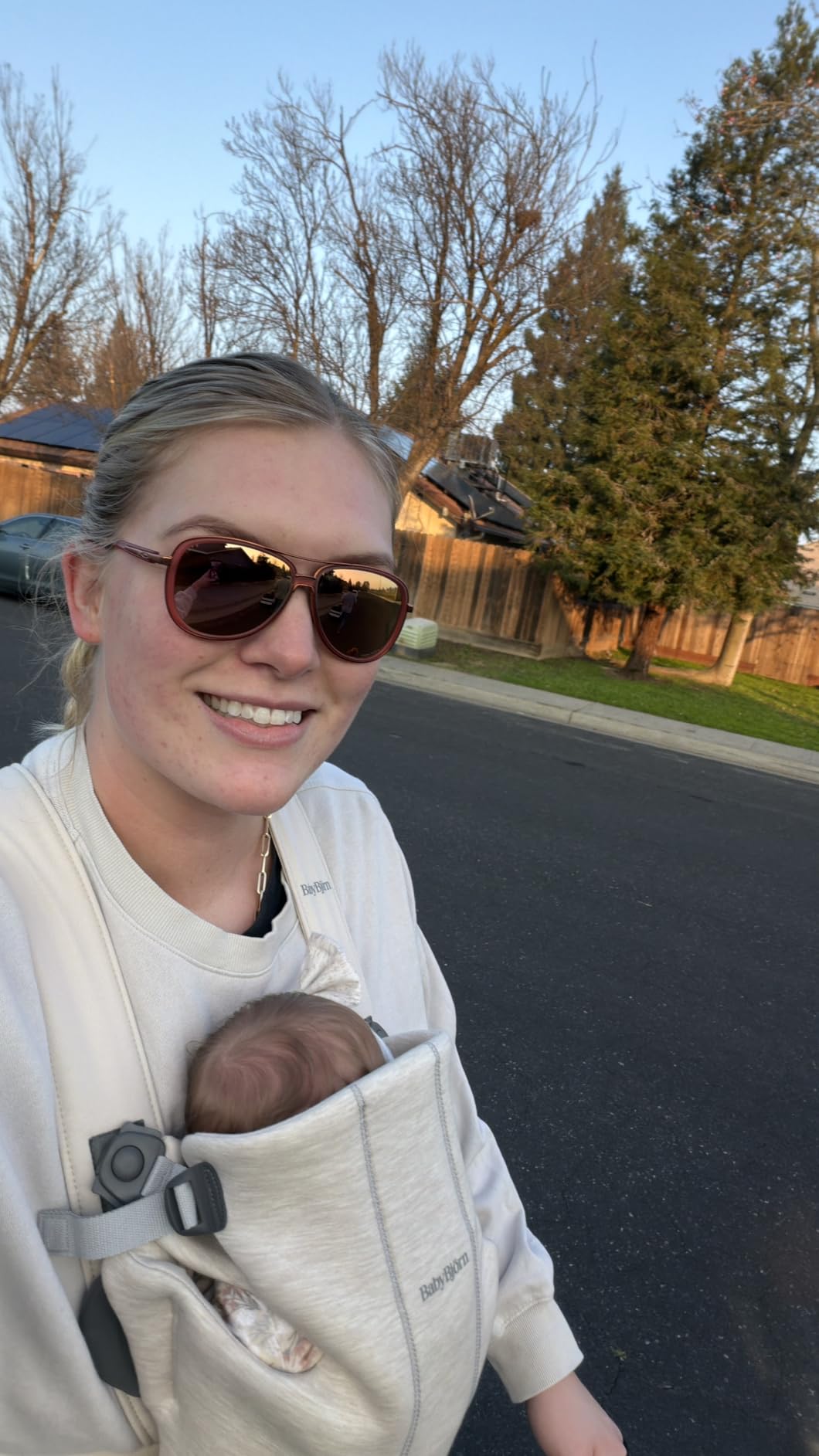 BabyBjörn Baby Carrier Mini, 3D Jersey, Light Beige | Newborn Carrier (7-25 lbs), Ergonomic, Easy-to-Use customer photo 1
