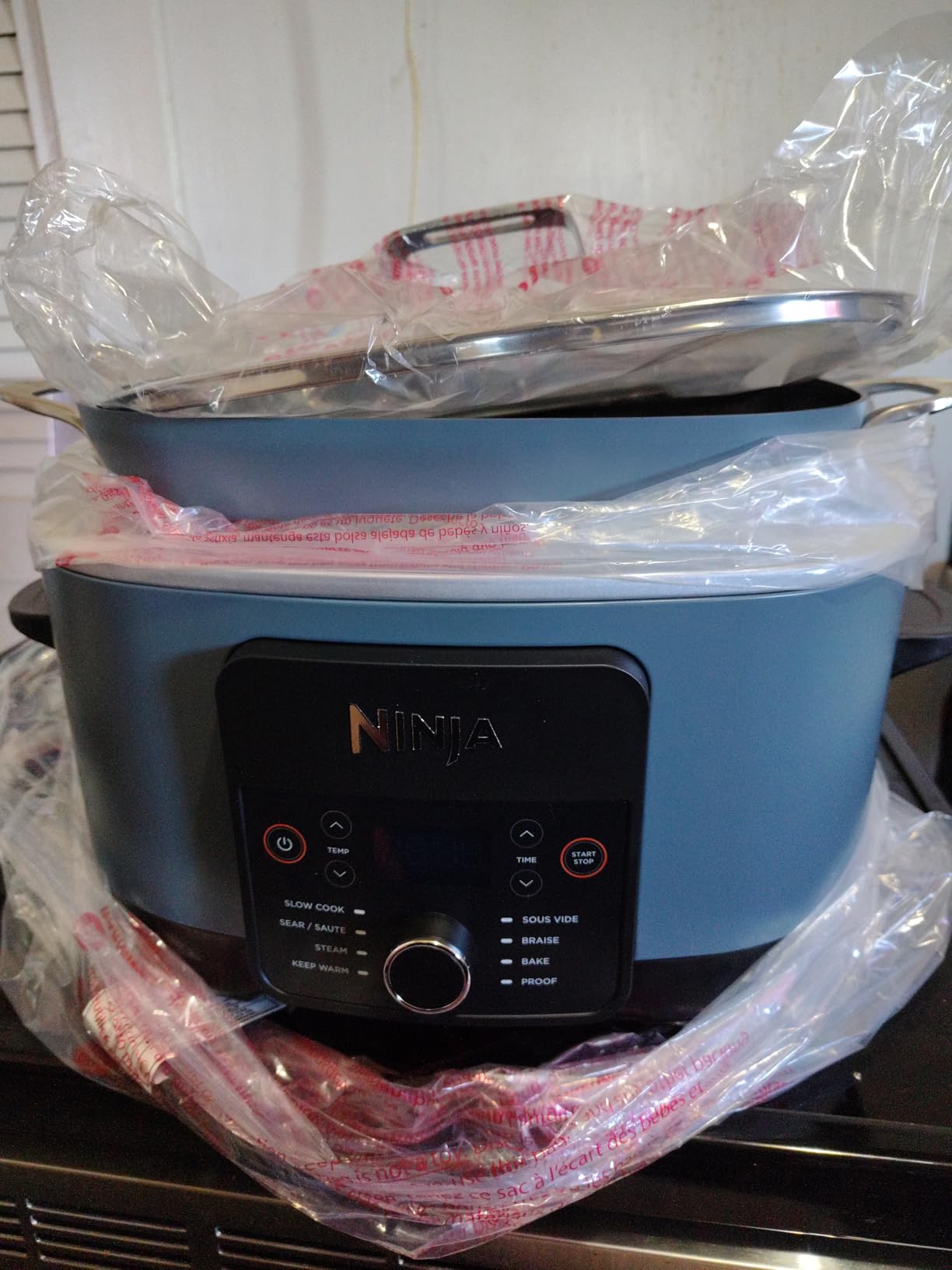 Ninja 12-in-1 PossibleCooker PLUS | 8.5-qt - Sous Vide & Proof Multi-Cooker | Slow Cooker, Dutch Oven & More | Glass Lid & Integrated Spoon | Nonstick | Oven Safe Pot to 500°F | Black | MC1010 customer photo 2