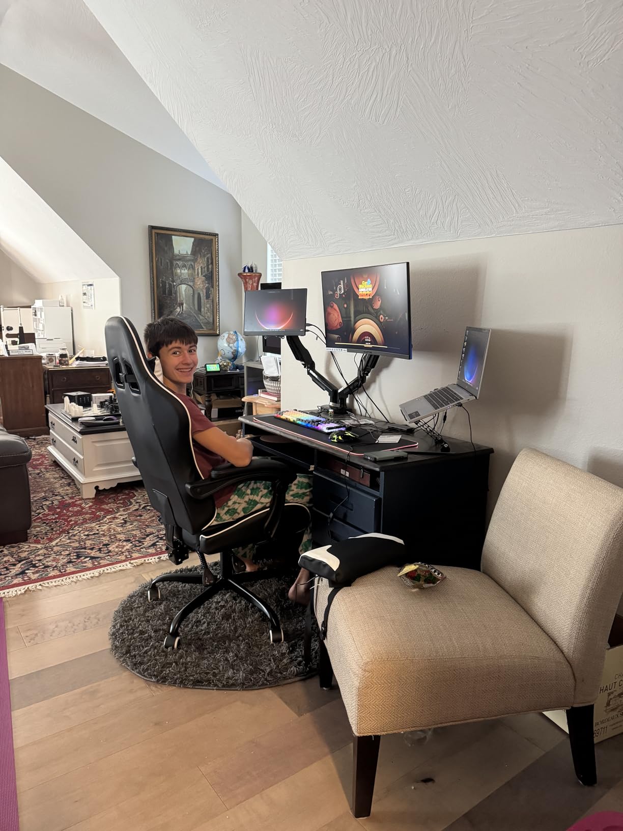 Homall Gaming Chair, Video Game Chair with Footrest and Massage Lumbar Support, Ergonomic Computer Chair Height Adjustable with Swivel Seat and Headrest (White) customer photo 1
