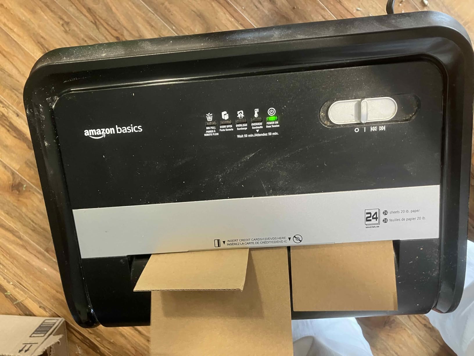 Amazon Basics 8-Sheet High Security Cross Cut Paper and Credit Card Shredder with P-4 Security, Auto Shut-off, Black customer photo 2