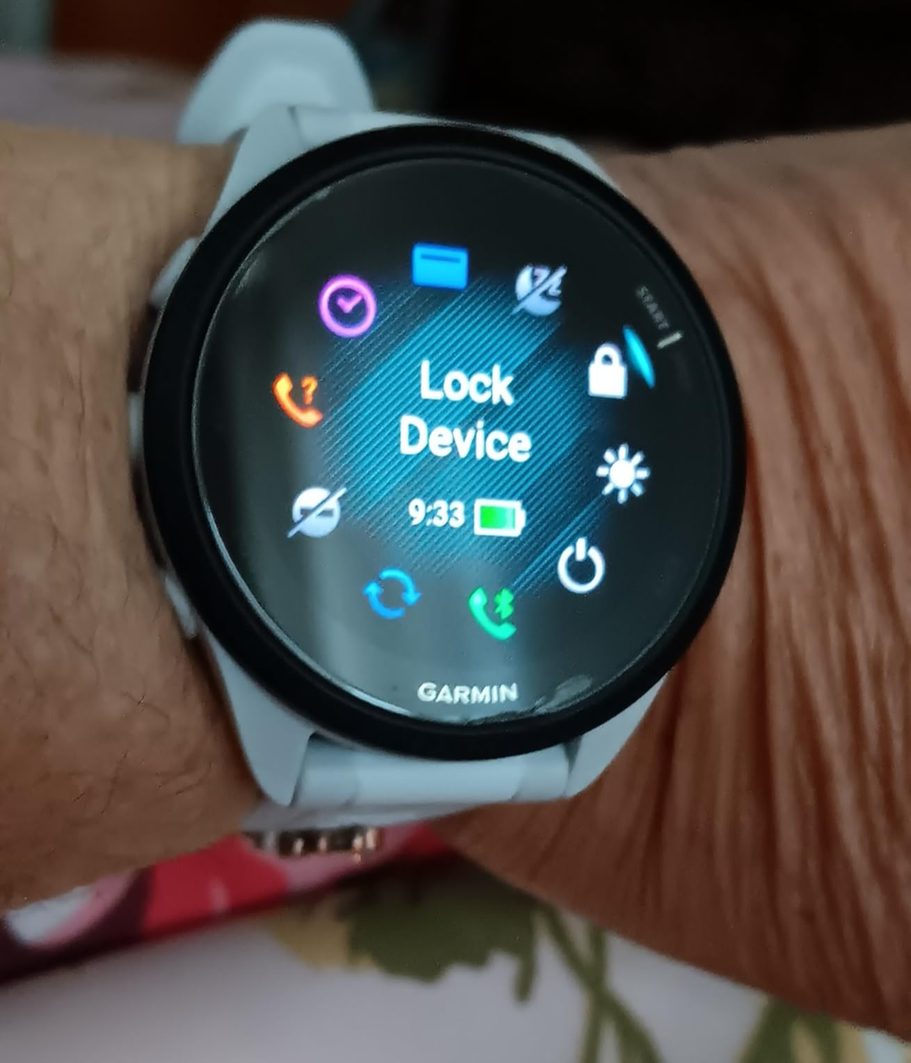 Garmin Forerunner 165 Music, Running Smartwatch, Colorful AMOLED Display, Training Metrics and Recovery Insights, Music on Your Wrist, Whitestone customer photo 1