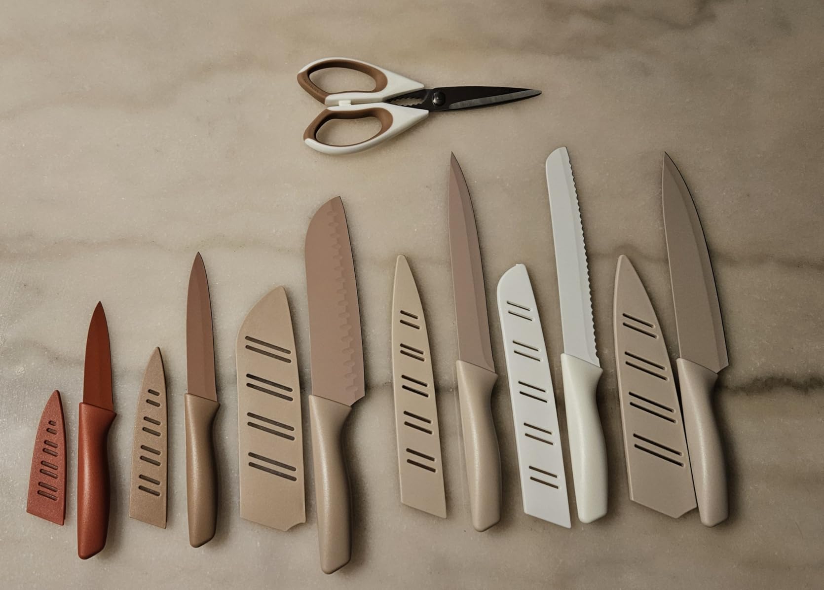 Astercook Knife Set, 13 Pieces Kitchen Knives Set with Healthy Anti-Rust Coating, Dishwasher Safe, Stainless Steel Chef Knife Sets with 6 Blade Guards, Perfect Holiday Gifts for Kitchen customer photo 1