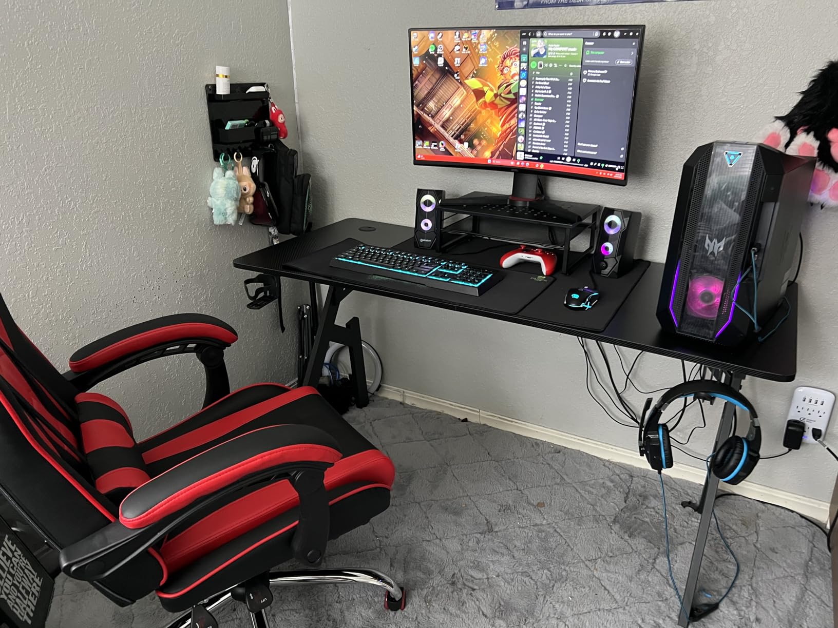 Yaheetech Gaming Chair, Video Game Chair with Massage Lumbar Support and Footrest Height Adjustable Ergonomic Computer Gaming Chair with Swivel Seat and Headrest, Black/White customer photo 2