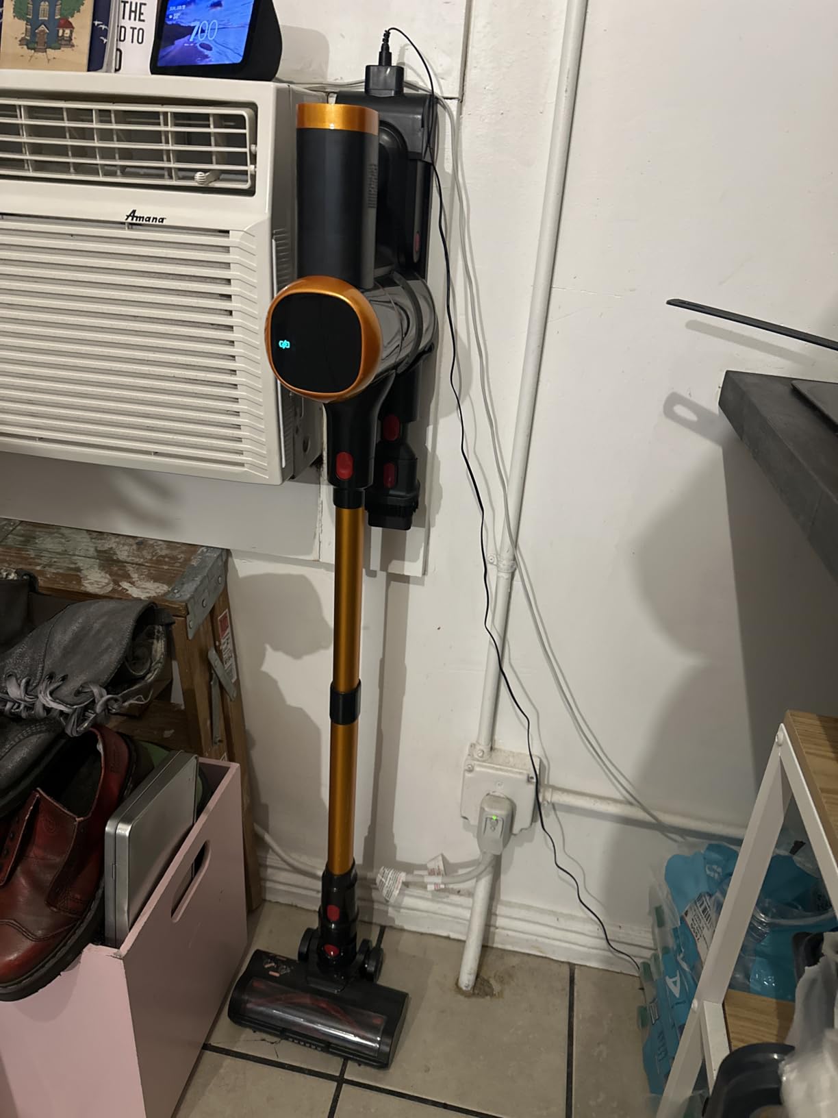 Tikom V500 Cordless Vacuum Cleaner for Home, 40000Pa/450W Stick Vacuum with LED Touch Screen, Charging Wall Dock, Anti-Tangle, Lightweight Handheld Vacuum for Pet Hair, Hard Floor, Carpet customer photo 2