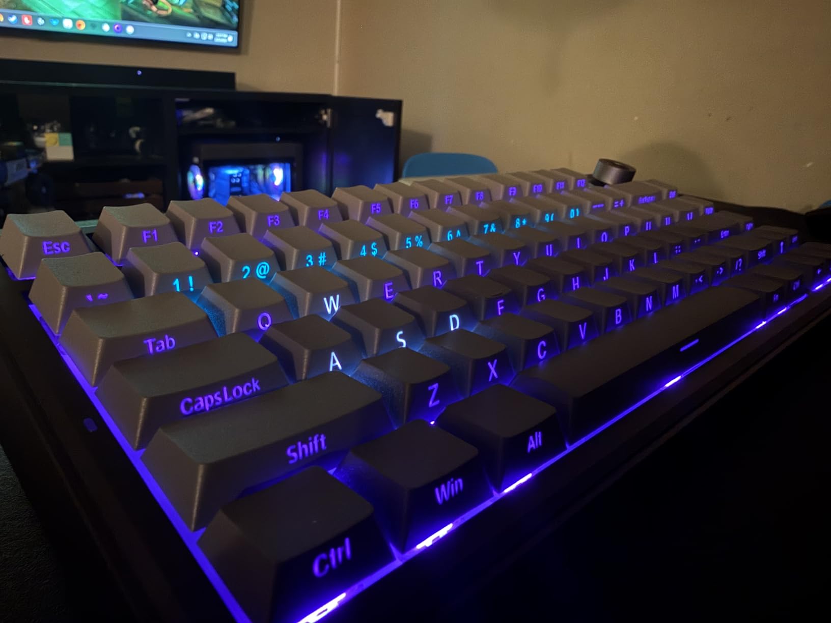 EPOMAKER X Aula F75 MAX Wireless Mechanical Keyboard with TFT Screen and Knob, Gasket Gaming Keyboard in 75% Layout, Hot Swappable, RGB Backlight, for PC/Mac/Linux (Black Gradient) customer photo 2