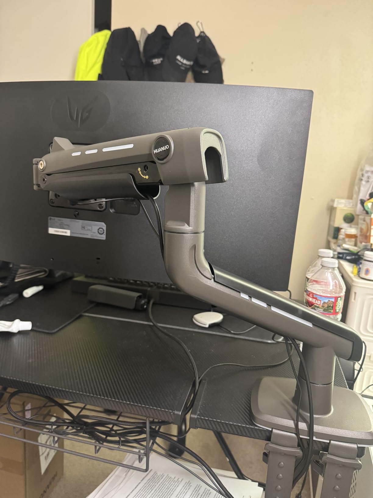 HUANUO TitanLift Heavy Duty Monitor Arm for Screens up to 49, Holds 44 lbs, Aluminum Ultrawide Screen Monitor Mount, Fully Adjustable Single Gaming Desk Mount with Dual C-Clamp, Max VESA 100x100mm customer photo 2