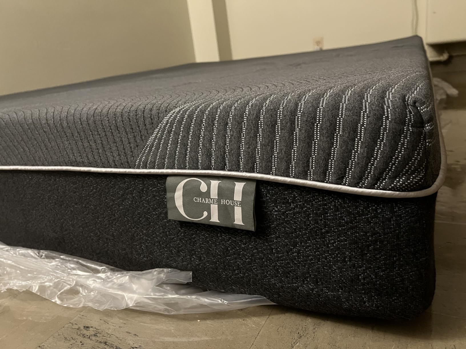 Queen Size Mattress, 10 Inch Gel Memory Foam, Cooling & Back Pain Relief, CertiPUR-US Certified, Fiberglass Free, Foam Made in USA, Medium customer photo 1