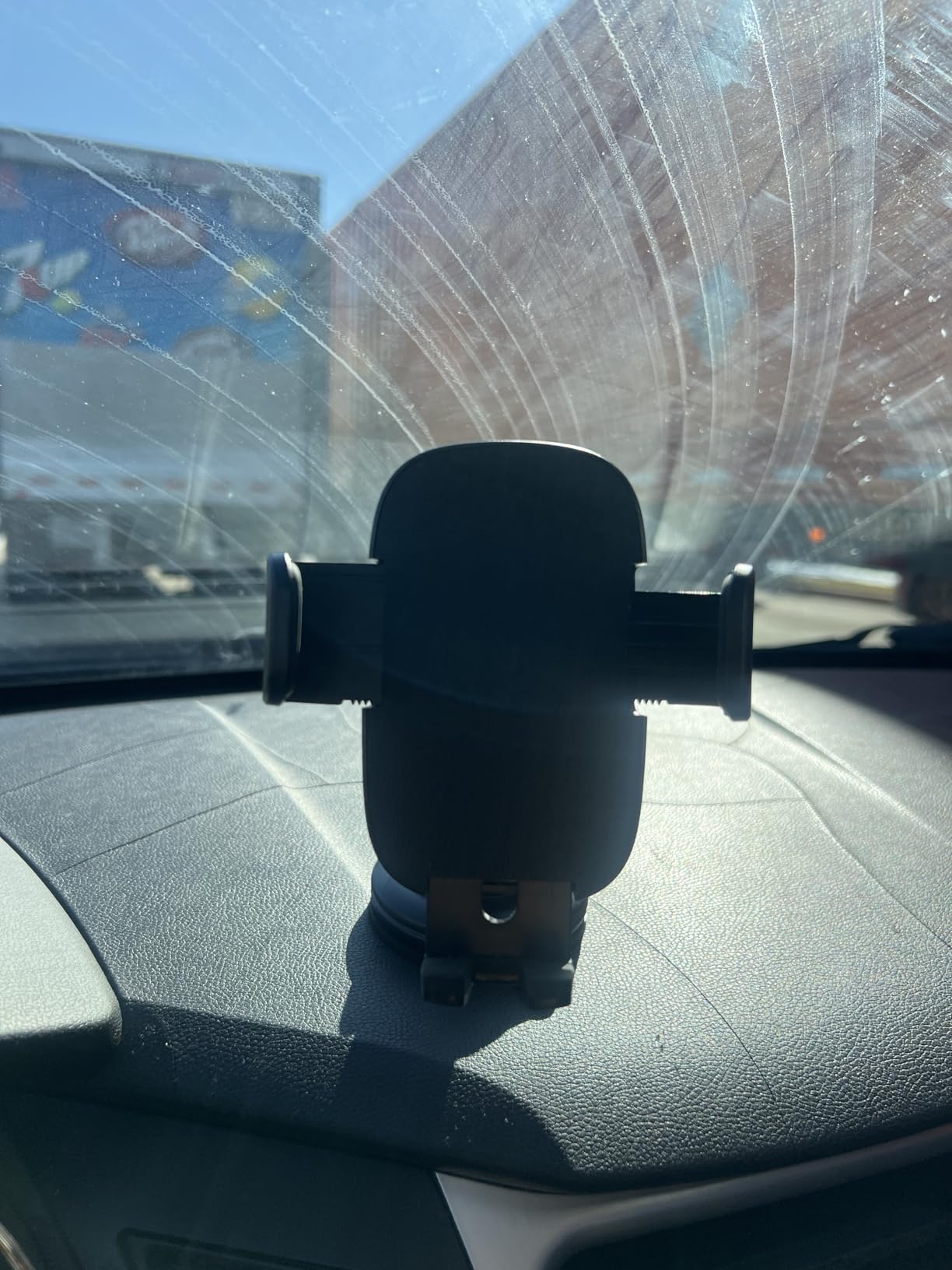 Qifutan Dash Mounted Holders Phone Holders for Your Car - Dashboard Air Vent Universal Mount customer photo 2