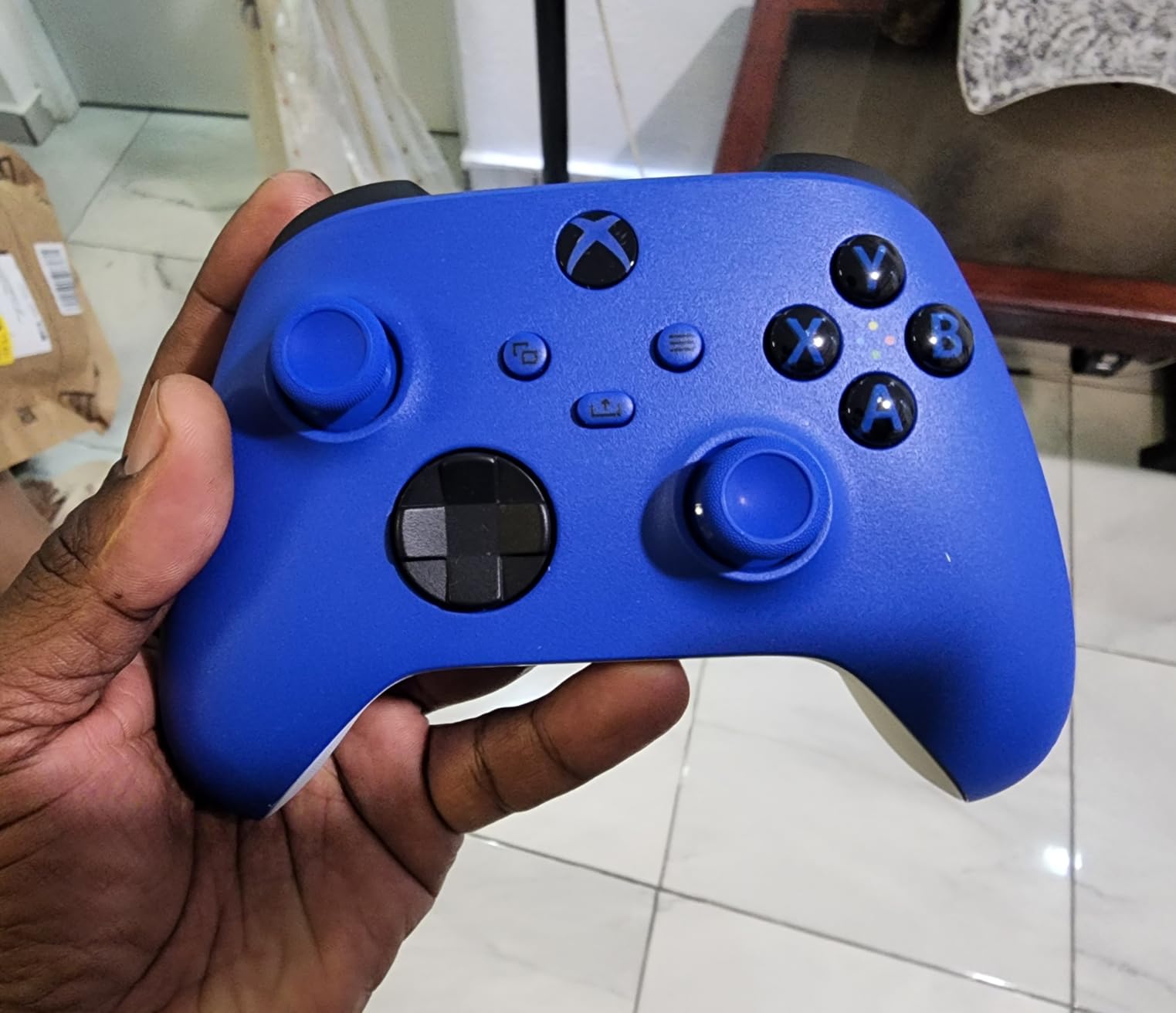 Xbox Wireless Gaming Controller (2025) - Velocity Green - Play on Windows, Android, iOS, FireTV Sticks, Smart TVs, VR Headsets customer photo 2