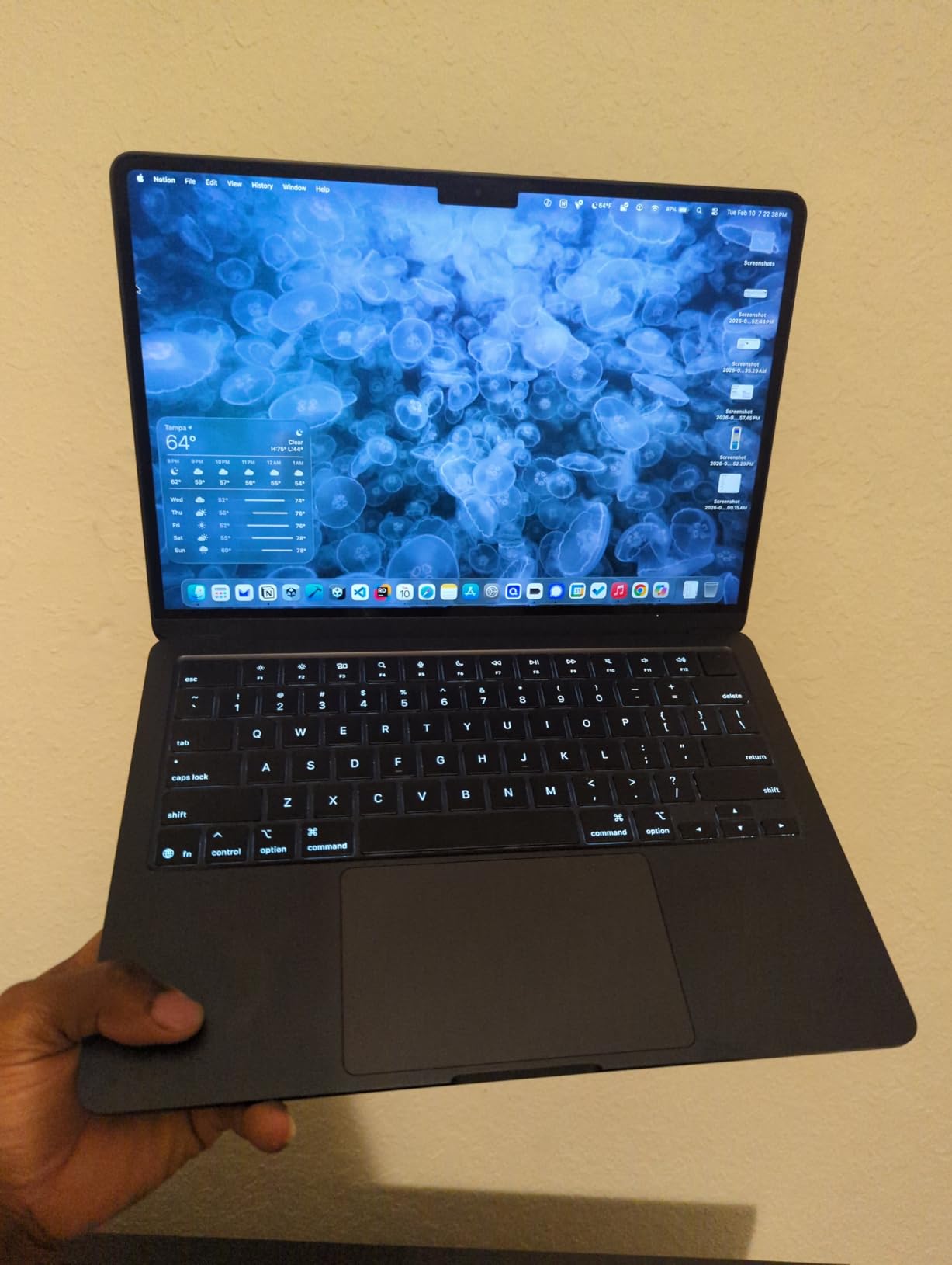 Apple 2025 MacBook Air 13-inch Laptop with M4 chip: Built for Apple Intelligence, 13.6-inch Liquid Retina Display, 16GB Unified Memory, 256GB SSD Storage, 12MP Center Stage Camera, Touch ID; Sky Blue customer photo 2
