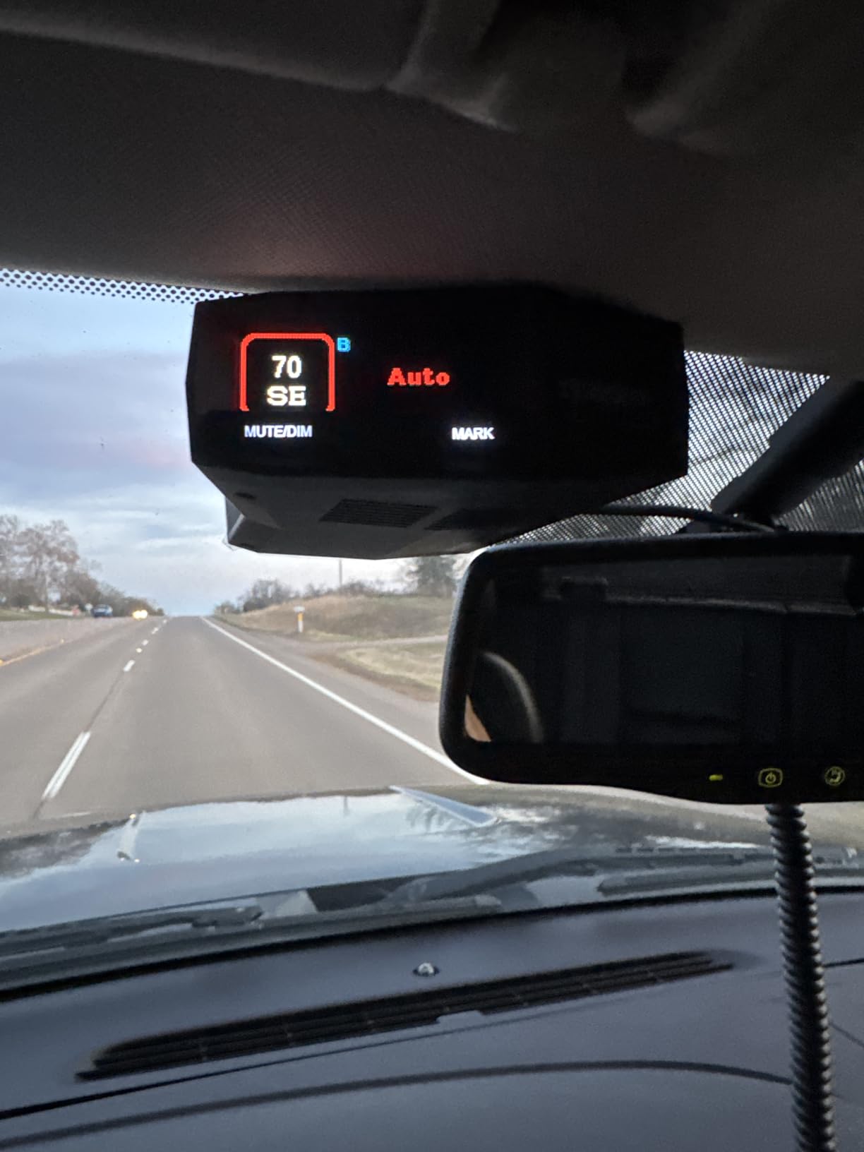 Uniden R8W Extreme Long Range Laser/Radar Detector, 360 degree Awareness, Directional Arrows, Wi-Fi, Bluetooth, GPS, Real-Time Voice Alerts customer photo 2