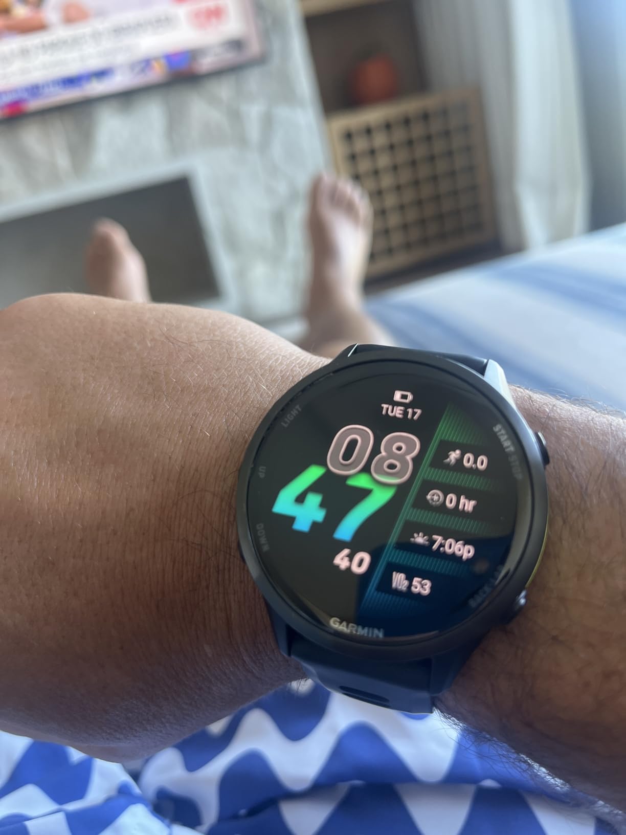 Garmin Forerunner 970, Premium GPS Running and Triathlon Smartwatch, AMOLED Display, Built-in LED Flashlight, Soft Gold Titanium with French Gray Case and French Gray/Translucent Indigo Band customer photo 1