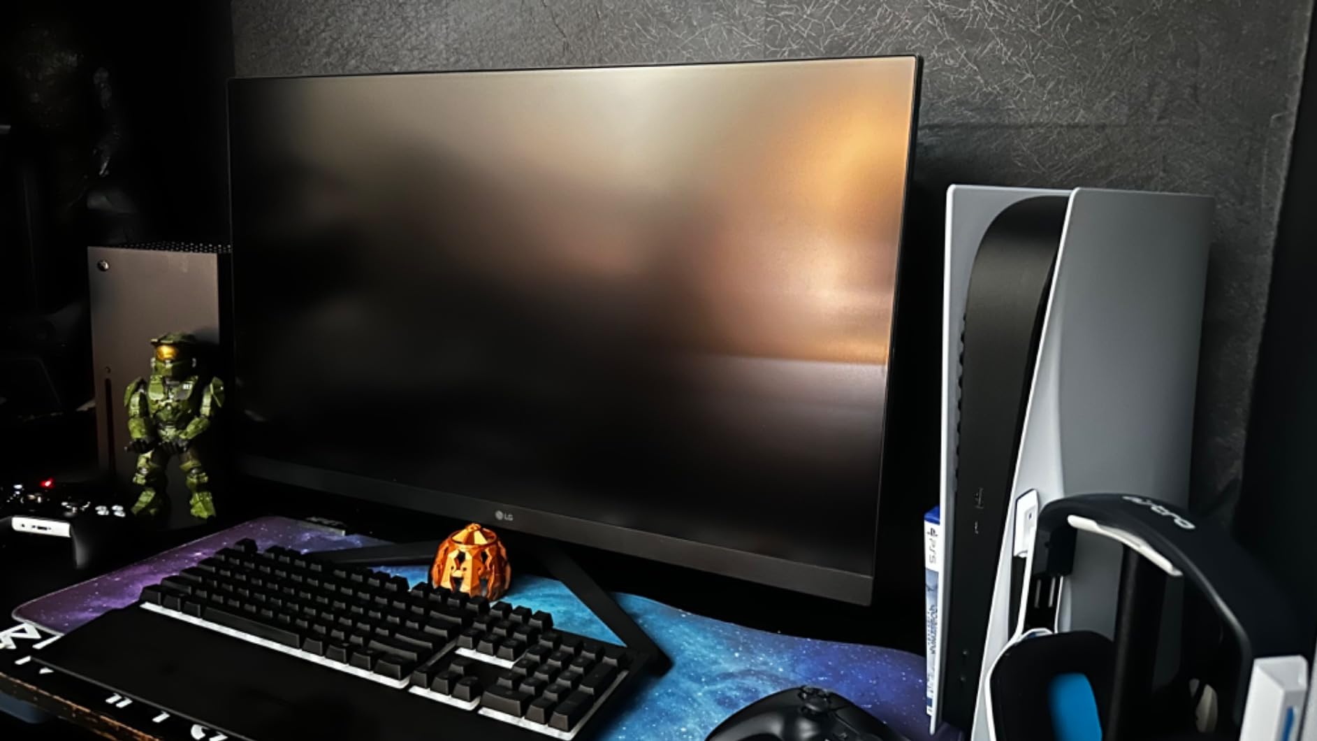 LG 32G600A-B 32-inch Ultragear QHD (2560 x 1440) Curved Gaming Monitor, 180Hz, 1ms, AMD FreeSync, HDMI, DisplayPort, Tilt/Height/Swivel Adjustable Stand customer photo 2