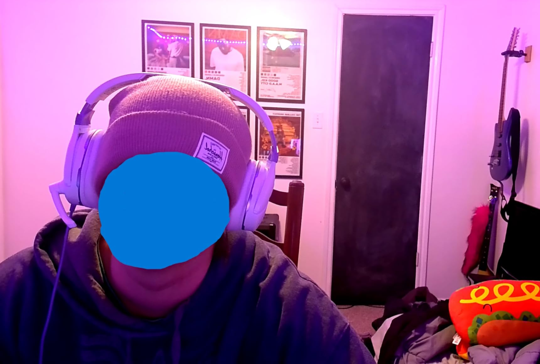 Razer Kiyo V2 X Streaming Webcam: 1440p 60 FPS - Auto Focus - Built-in Microphone - Wide Angle Lens - Integrated Privacy Shutter - Works with OBS, Xsplit, Streamlabs, Discord, Zoom, Teams - Black customer photo 1