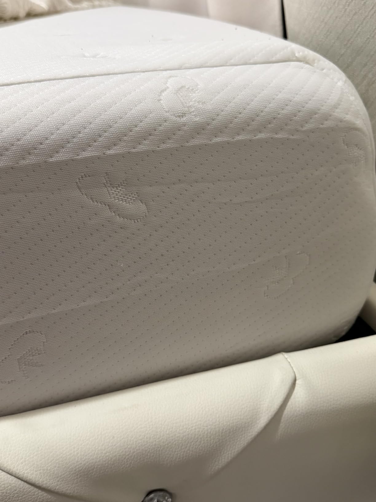 Novilla Queen Mattress 14 Inch, Gel-Infused Bliss Cooling Queen Memory Foam Mattress in a Box with Cool-Touch Nylon Cover, Pain Relief & Spinal Support with CertiPUR-US Certified Foam customer photo 1