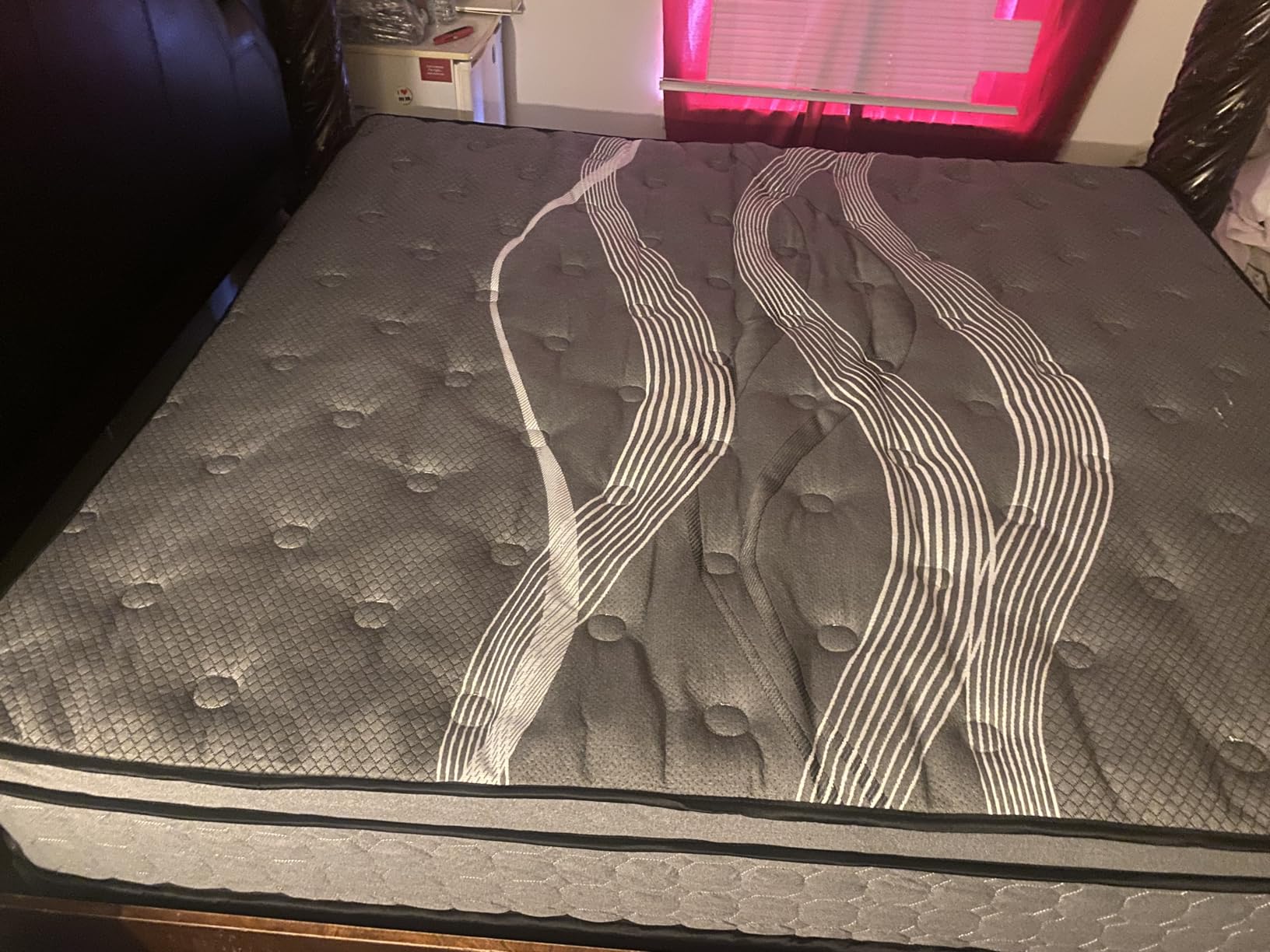 Queen Size Mattresses, 14 Inch Hybrid Queen Mattress in a Box, Cooling Memory Foam Mattress with Pocket Springs, Pain & Pressure Relief, Motion Isolation, Edge Support, Fiberglass Free, CertiPUR-US customer photo 1