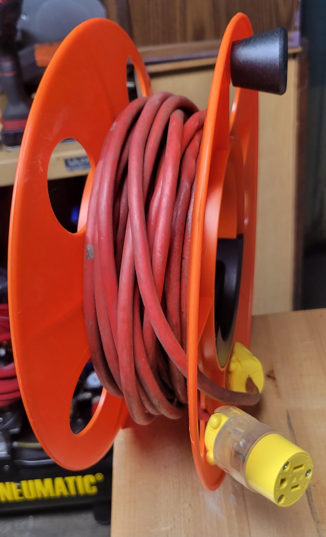 Bayco KW-130 Cord Storage Reel with Center Spin Handle, 150-Feet customer photo 1