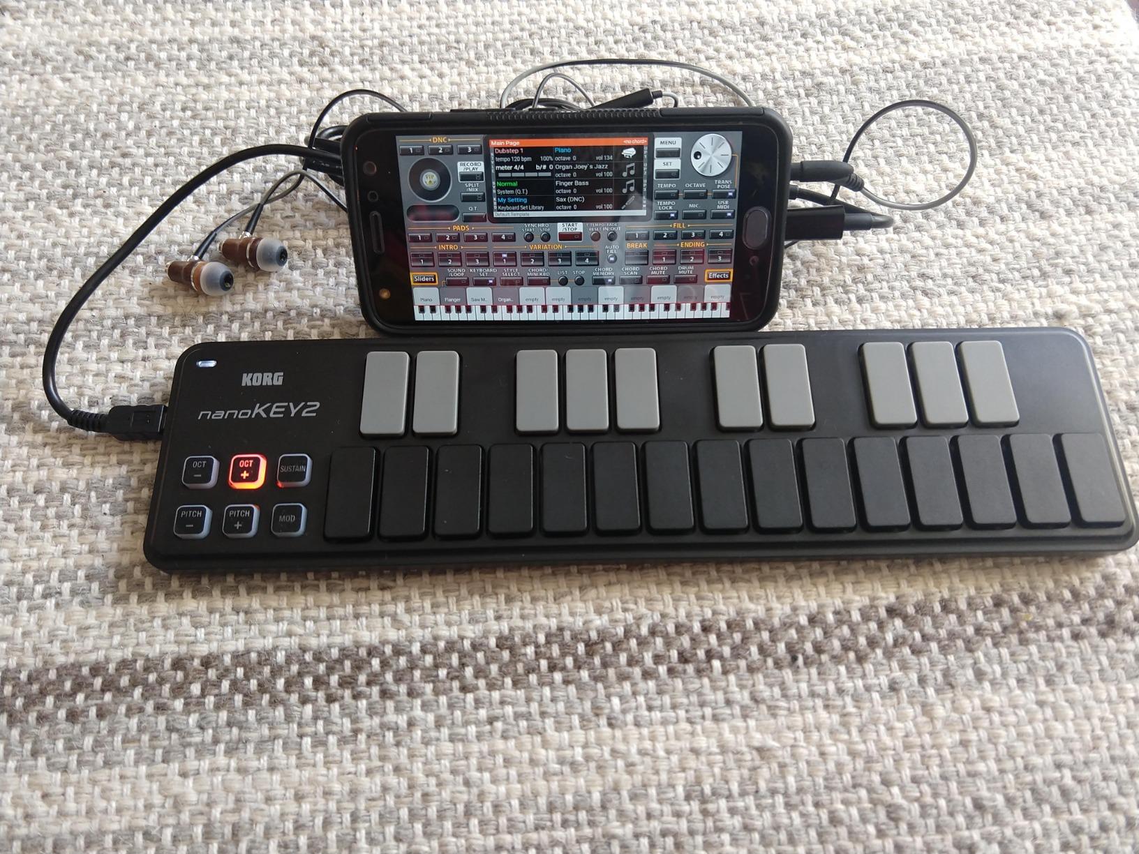 KORG nanoKEY2 25-Key USB MIDI Keyboard Controller - Black customer photo 2