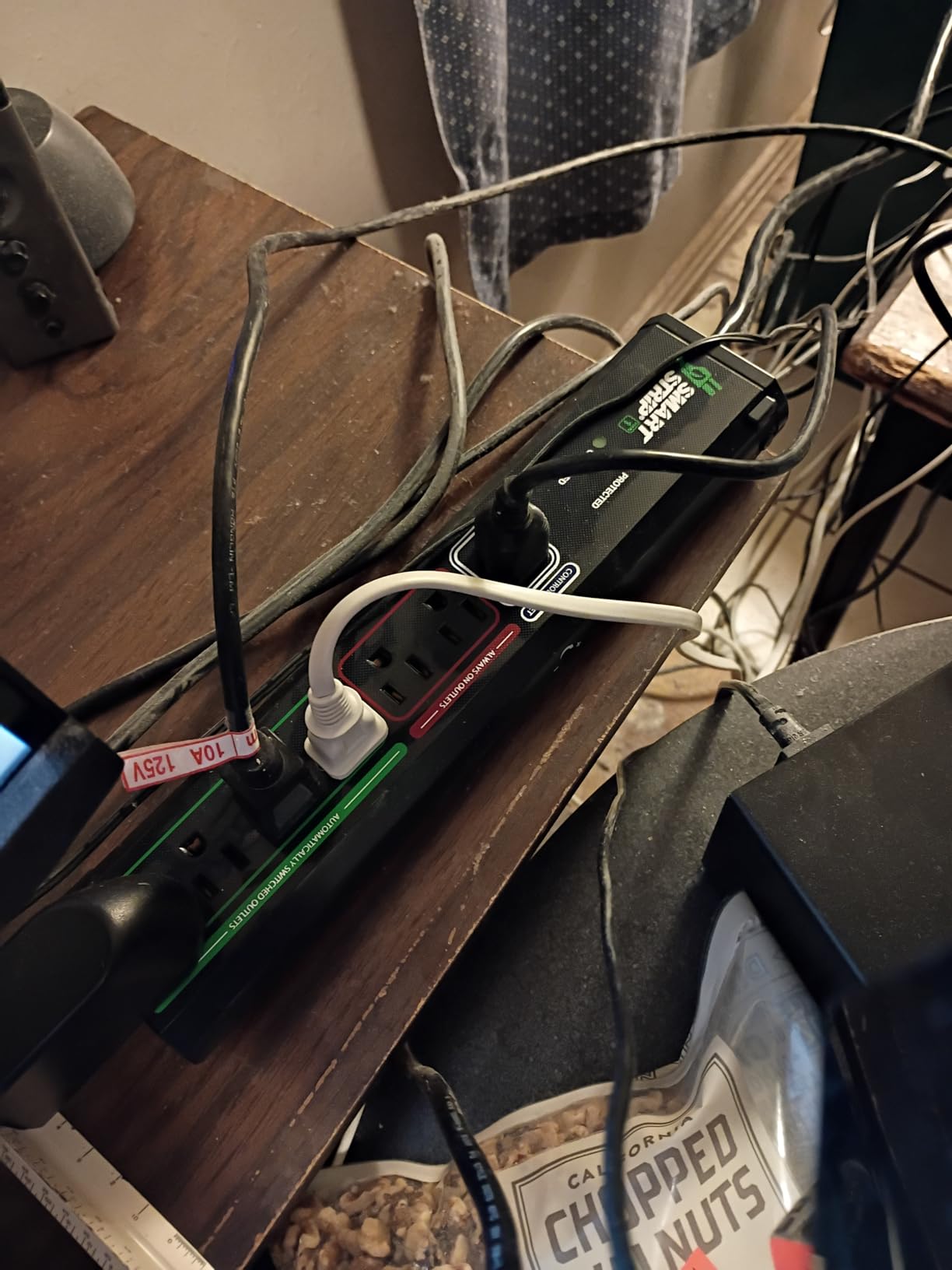 Smart Strip ECG-7MVR Energy Saving Surge Protector with Autoswitching Technology, 7 Outlet customer photo 1