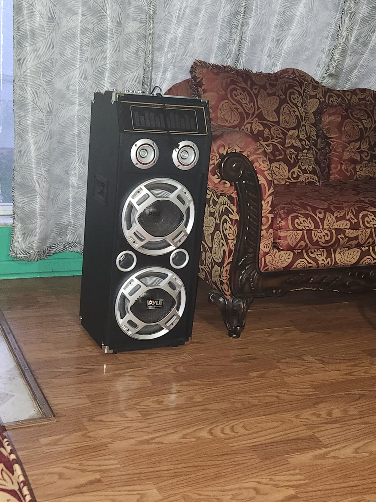 Pyle Wireless Active PA Speaker System - 1000W Portable High Powered Bluetooth Compatible Outdoor Sound Speaker w/ USB SD MP3 FM Radio AUX RCA LED DJ Lights - 35mm Stand Mount, Remote customer photo 2