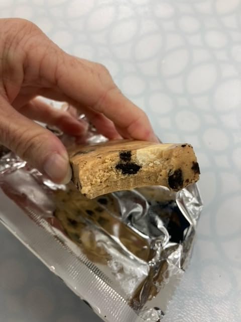 Quest Nutrition Cookies & Cream Protein Bars, 21g Protein, 1g Sugar, 4g Net Carb, High Fiber, Gluten Free, Keto Friendly, 12 Count customer photo 2