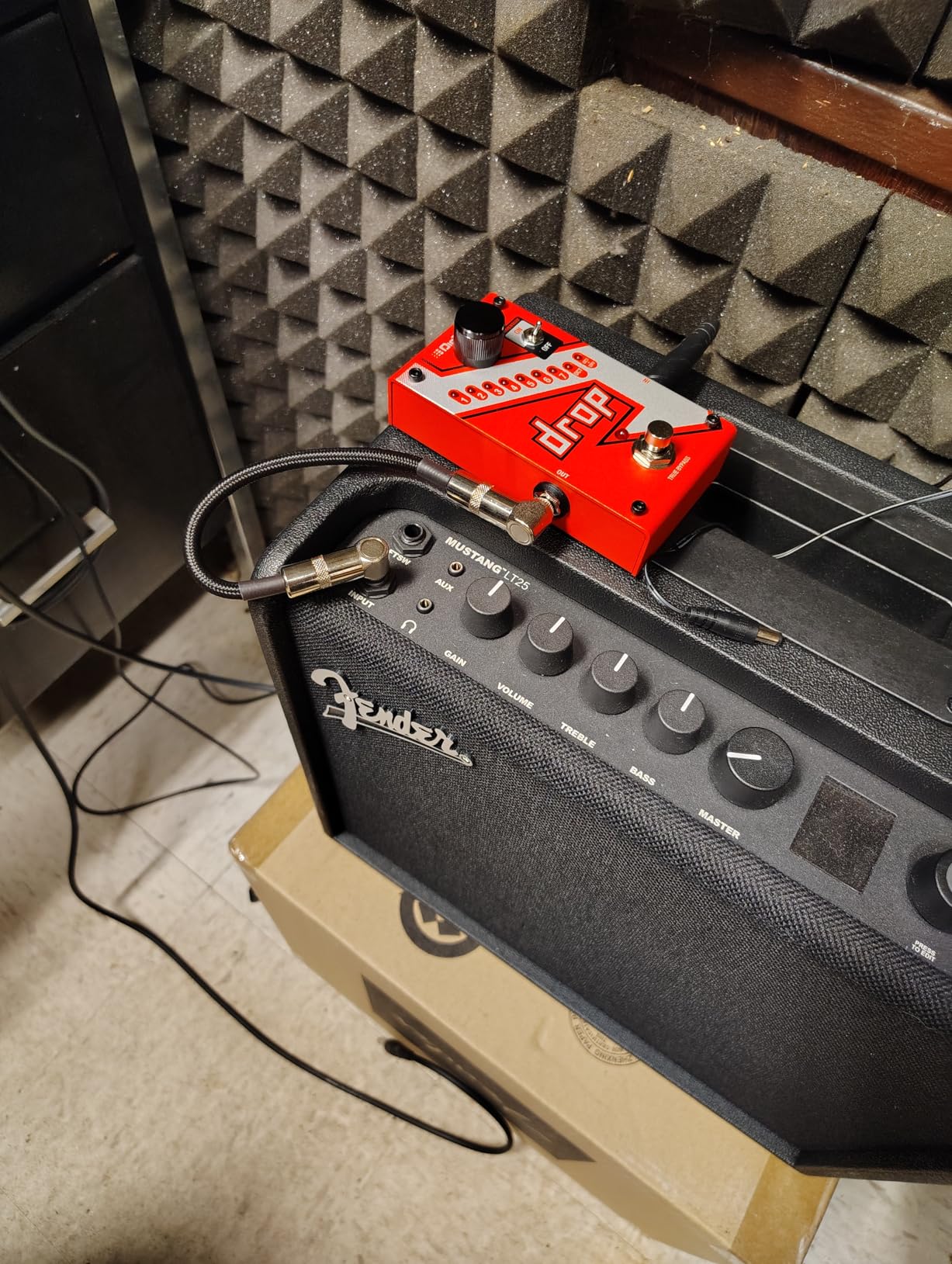 Digitech DROP Compact Polyphonic Drop Tune Pitch Shift Pedal with Momentary Latch Switching and True Bypass with Electronic Power Supply and Patch Pedal Cable customer photo 1