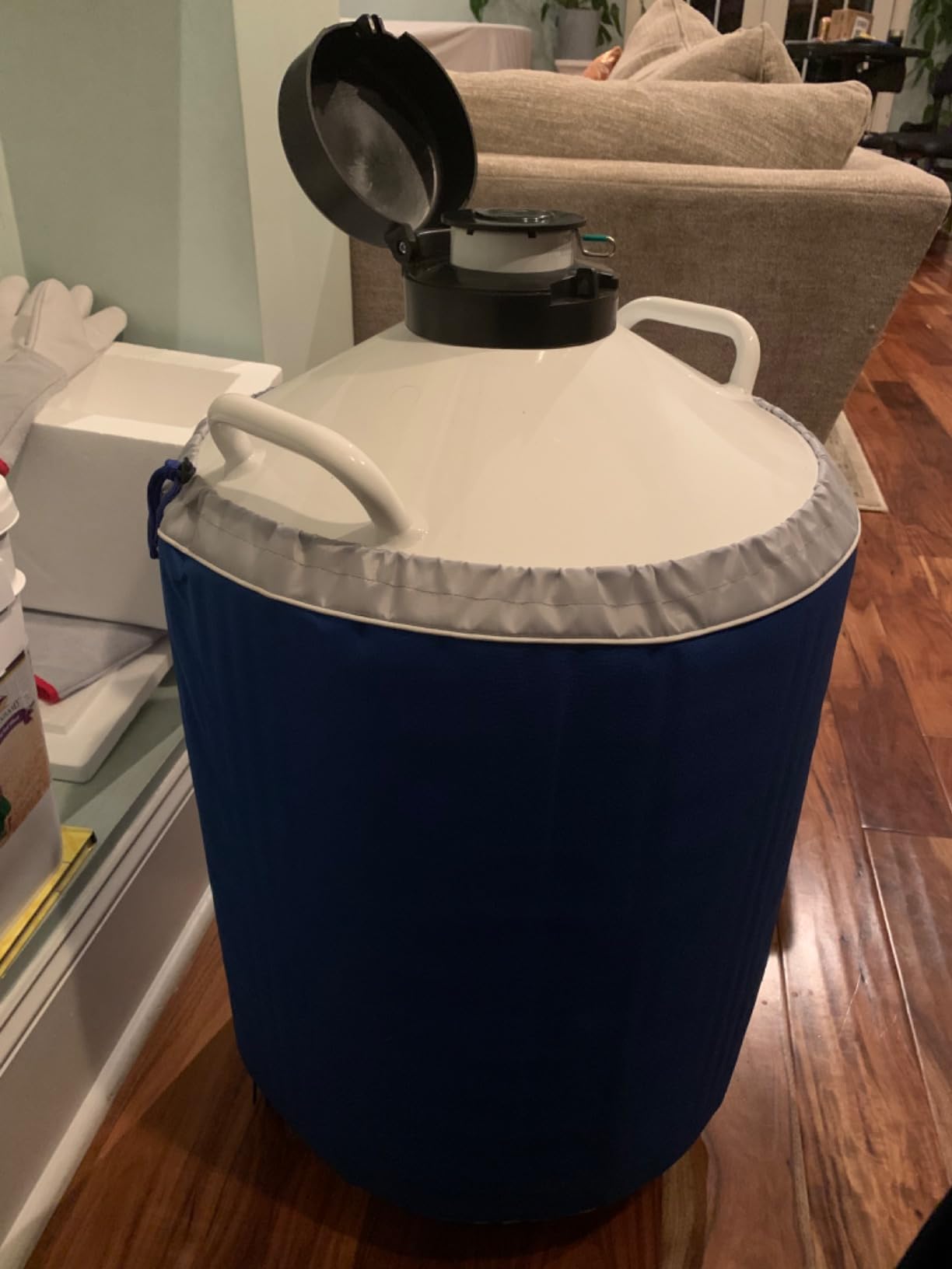 U.S. Solid 6L Cryogenic Container Liquid Nitrogen Tank Semen Dewar with 6 Canisters Carry Bag customer photo 2