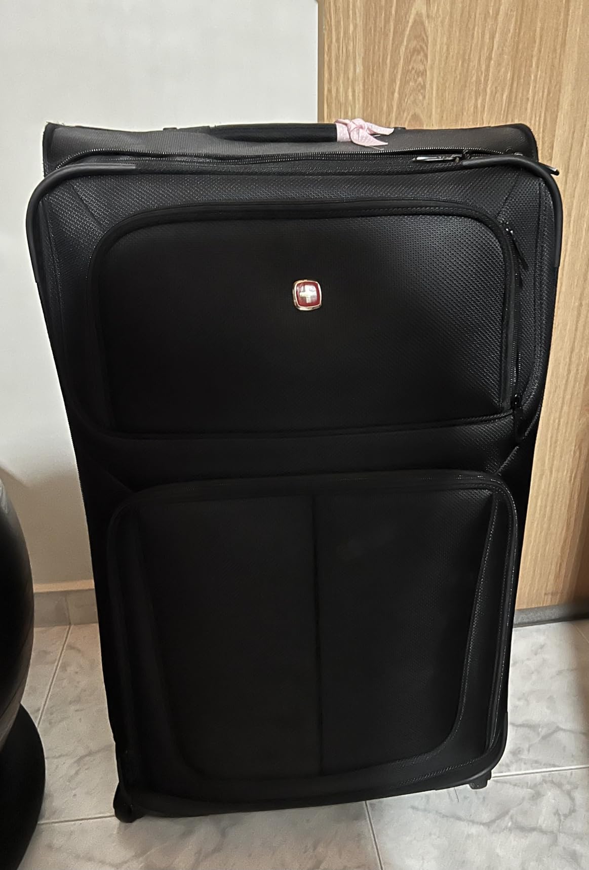 SWISSGEAR Sion Softside Expandable Spinner Luggage Durable Lightweight Travel Suitcase, Black, Carry-On customer photo 2