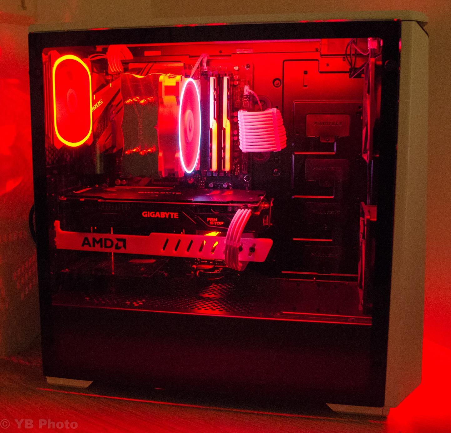 Phanteks RGB LED 4 Pin Adapter, Specified for Cases with Multi Colors RGB Control (PH-CB_RGB4P) Black customer photo 2