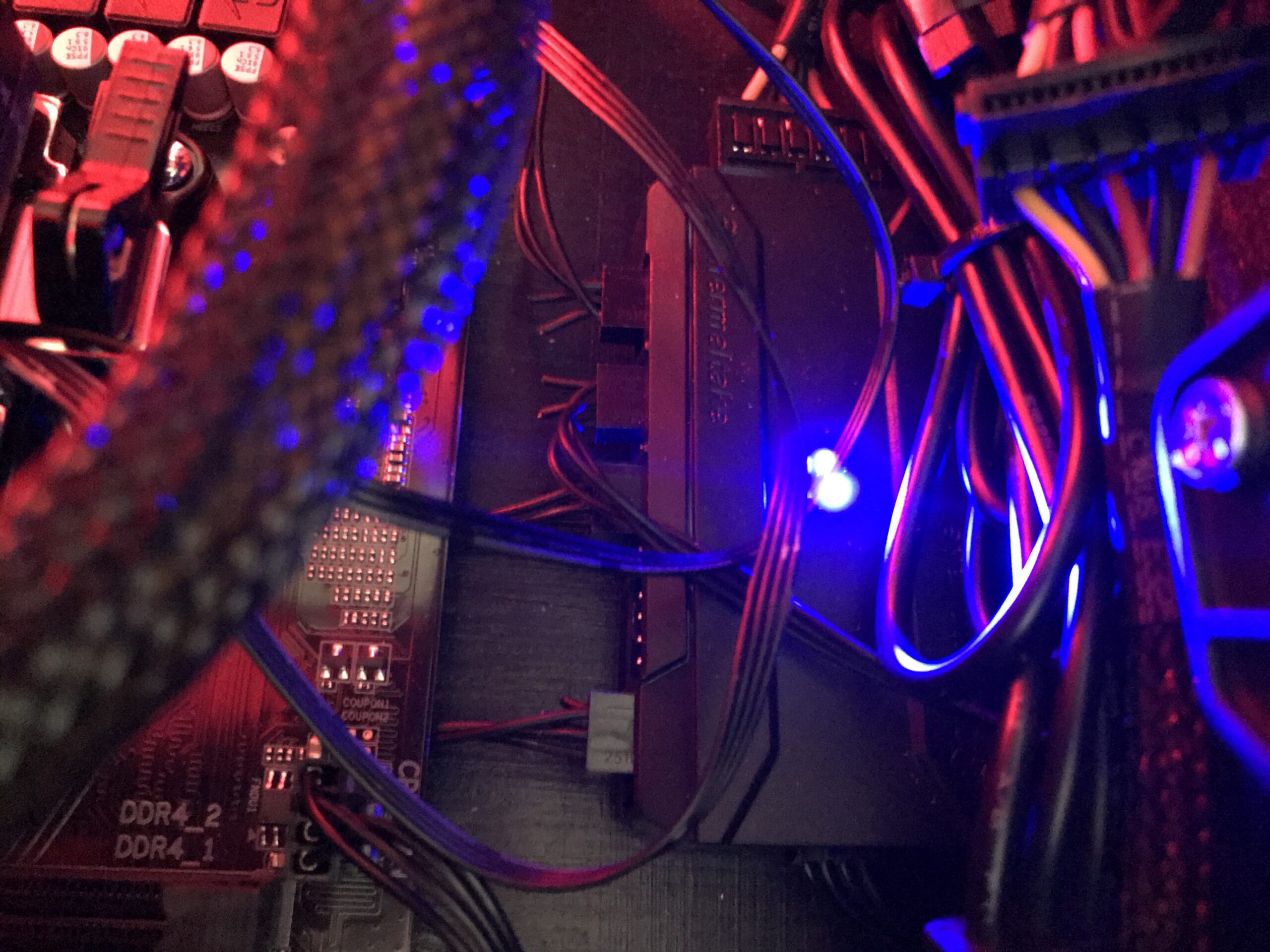 Thermaltake Commander FP SATA Powered 10 Port 4-Pin PWM Fan Hub AC-023-AN1NAN-A1, 3.2 x 1.7 x 0.7 inches customer photo 1