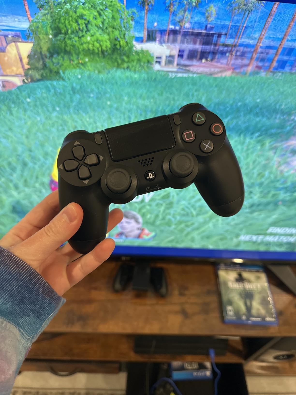 DualShock 4 Wireless Controller for PlayStation 4 - Jet Black customer photo 2