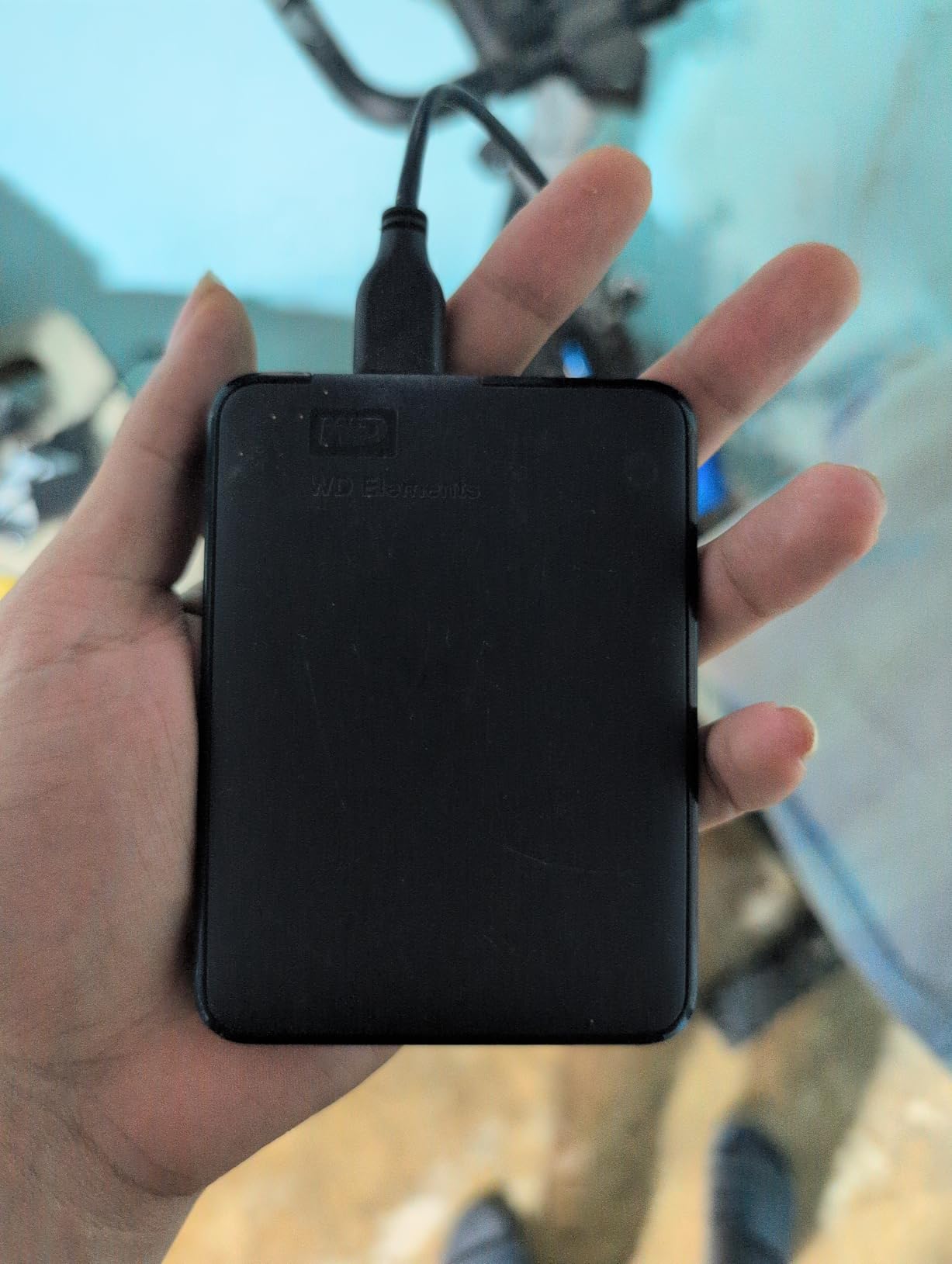 WD 4TB Elements Portable External Hard Drive for Windows, USB 3.2 Gen 1/USB 3.0 for PC & Mac, Plug and Play Ready - WDBU6Y0040BBK-WESN customer photo 1